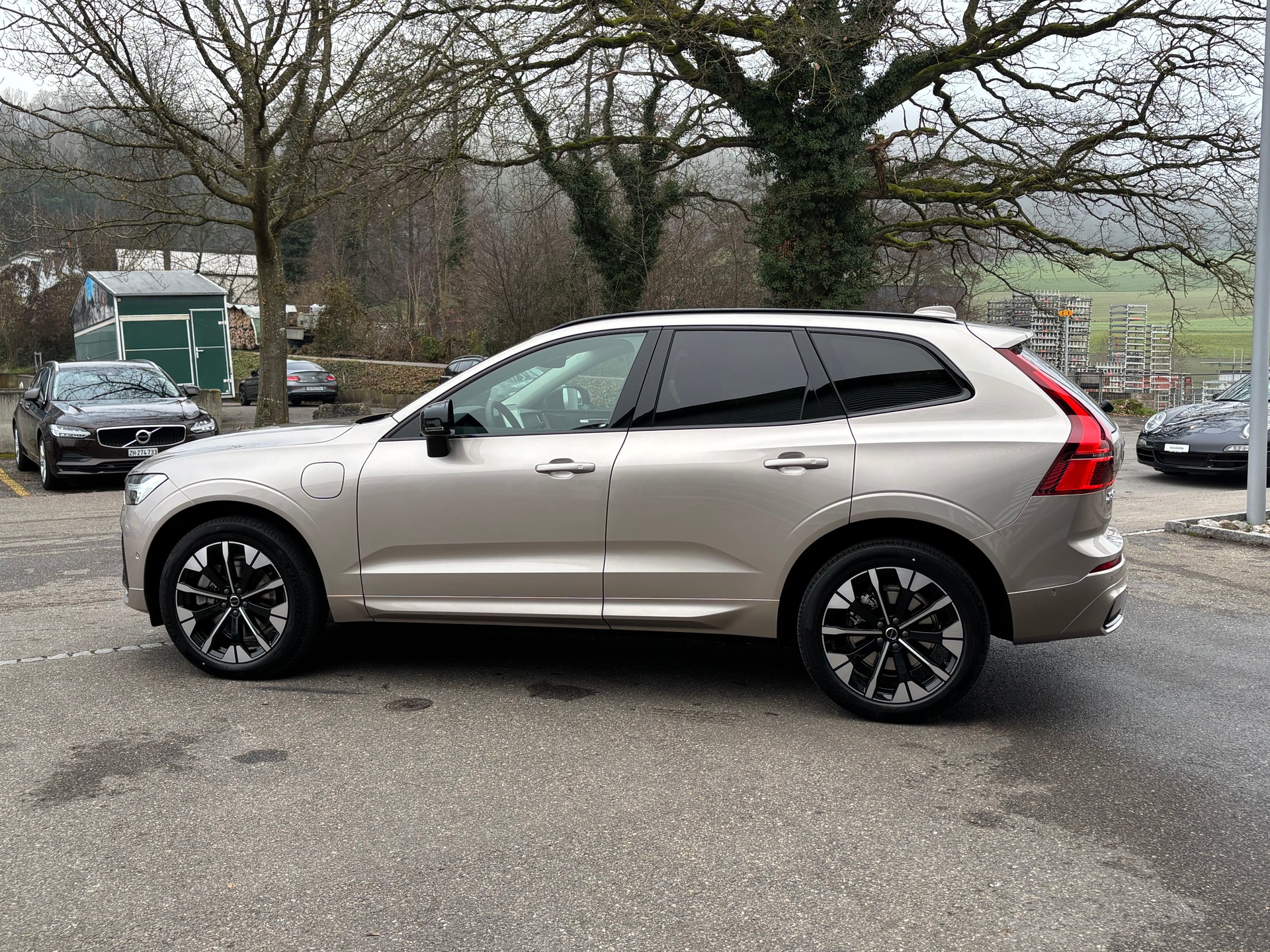 VOLVO XC60 2.0 T6 TE Ultra Dark eAWD-image-3