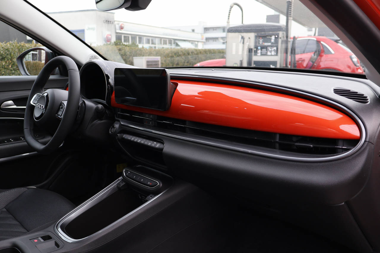 FIAT 600 1.2 Hybrid Swiss Edition-image-13