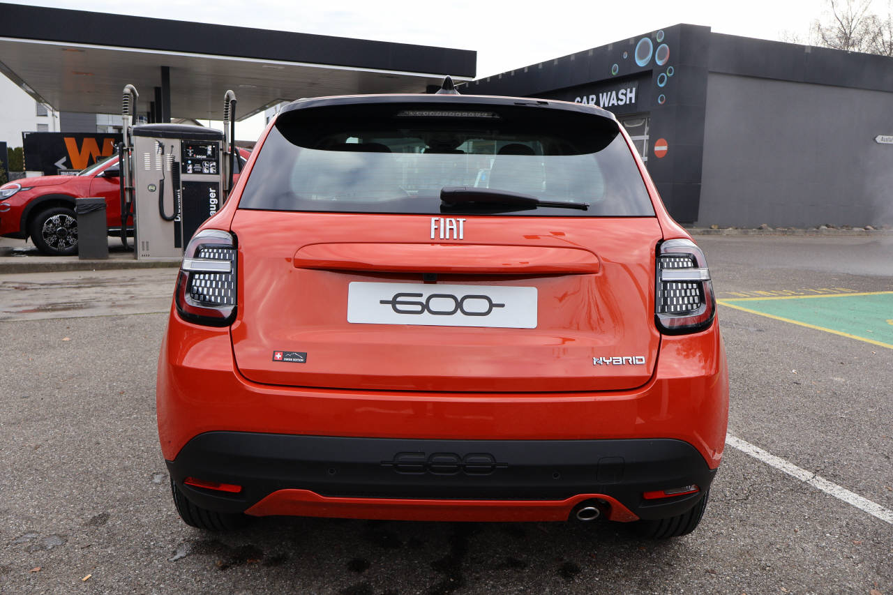 FIAT 600 1.2 Hybrid Swiss Edition-image-3
