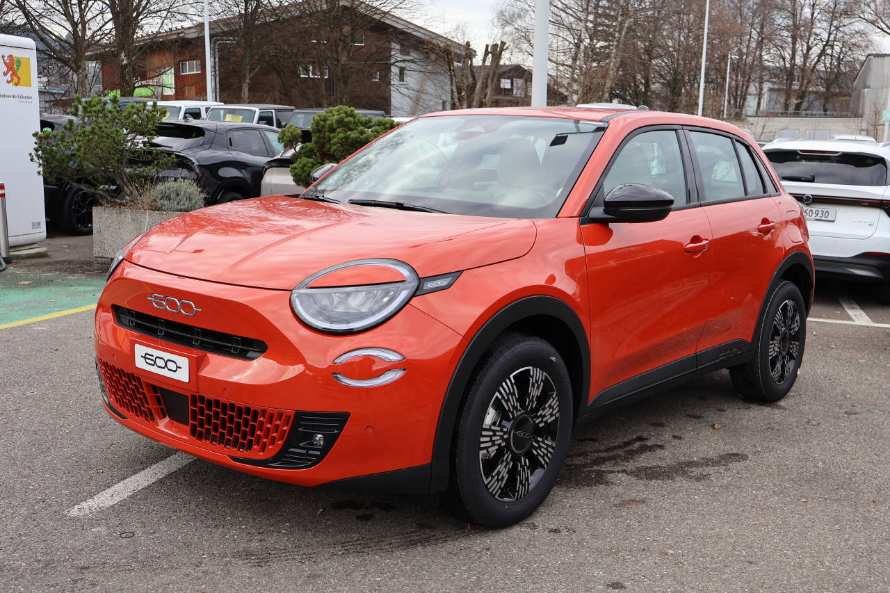 FIAT 600 1.2 Hybrid Swiss Edition-image-6