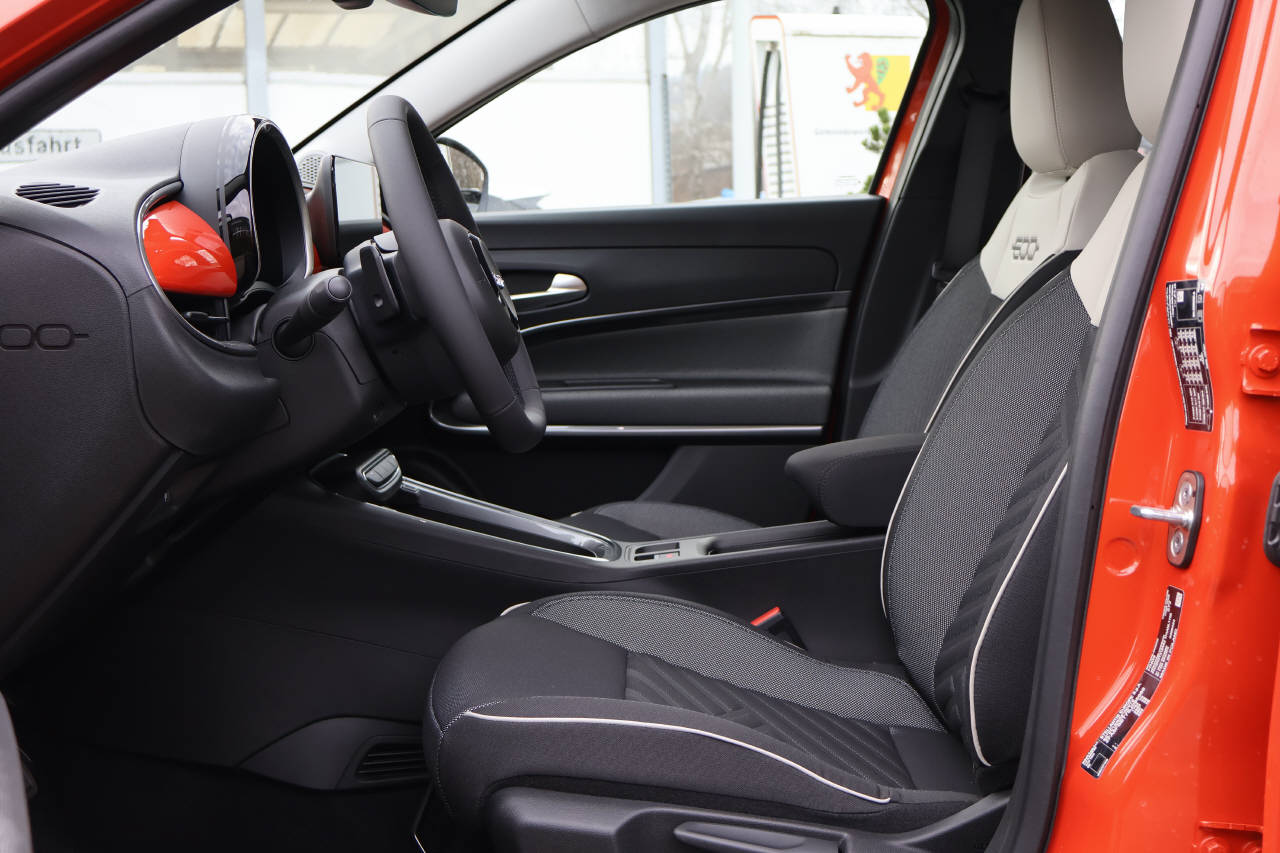FIAT 600 1.2 Hybrid Swiss Edition-image-9