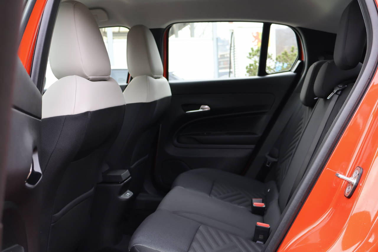 FIAT 600 1.2 Hybrid Swiss Edition-image-14