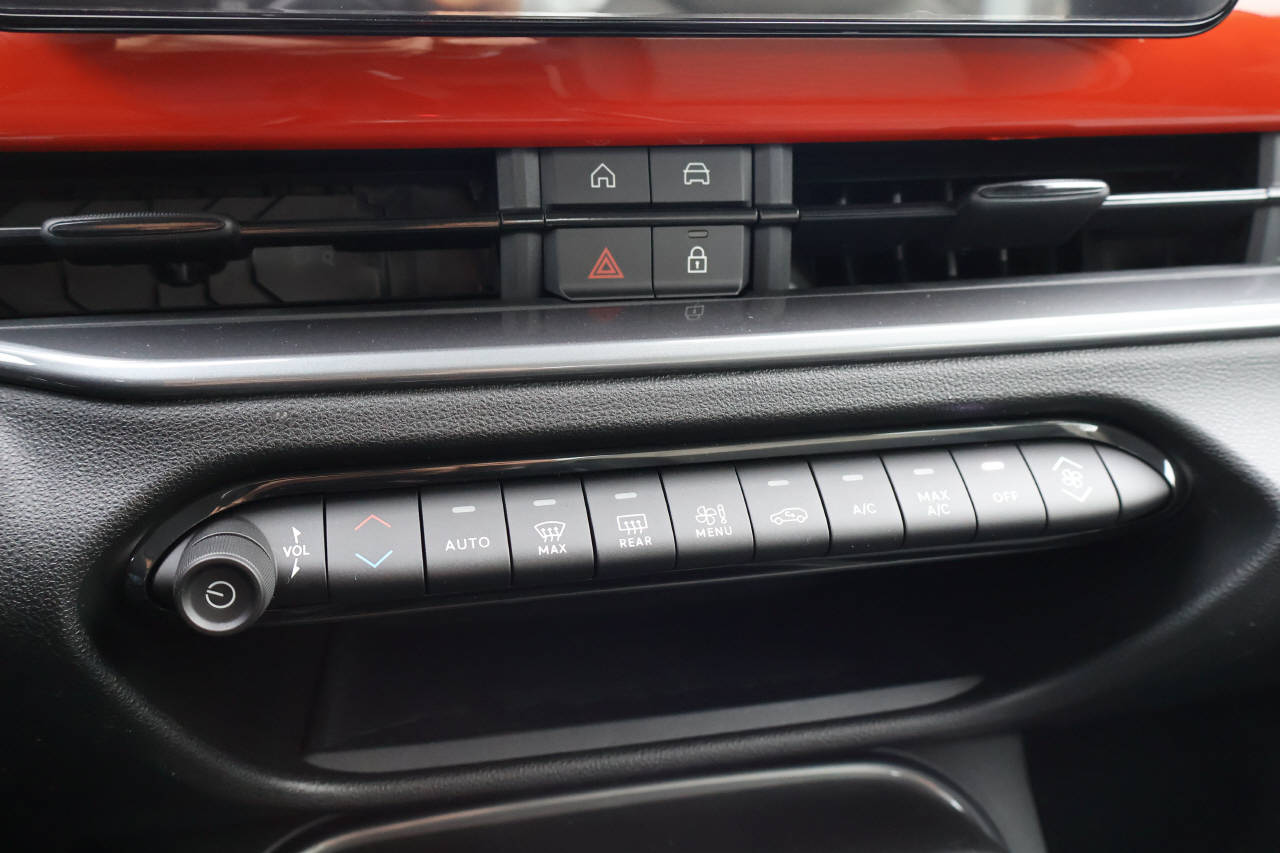 FIAT 600 1.2 Hybrid Swiss Edition-image-12