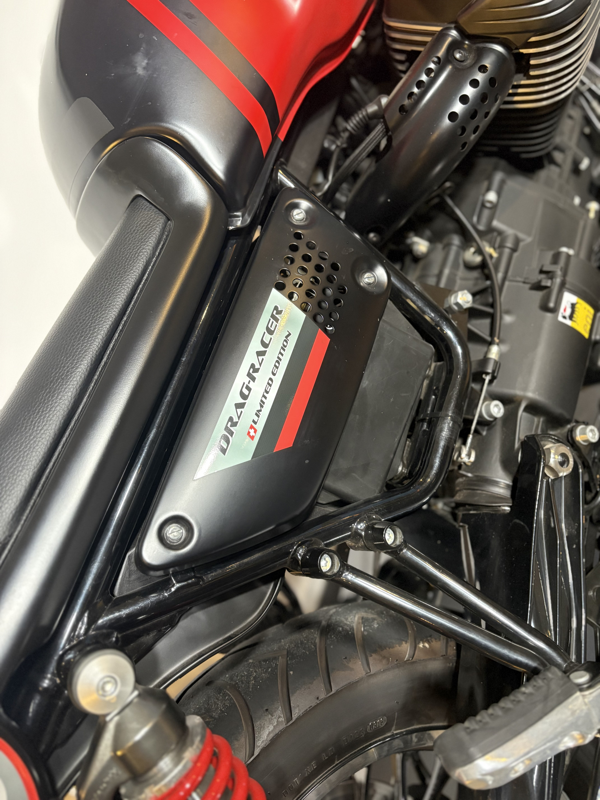 MOTO GUZZI V9 Roamer Drag Racer Swiss Limited Edition 06/15-showroom-element-3
