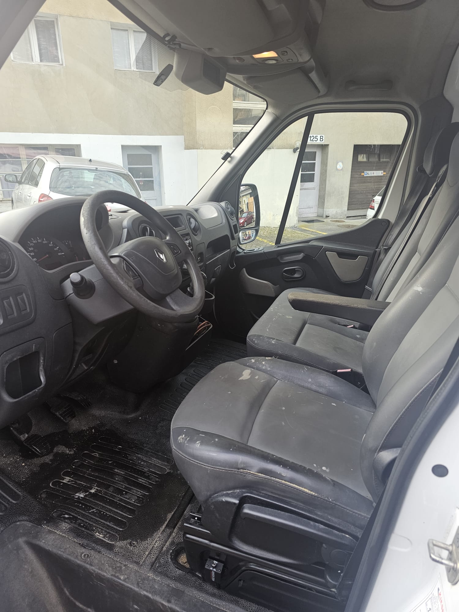 RENAULT F3500-image-11