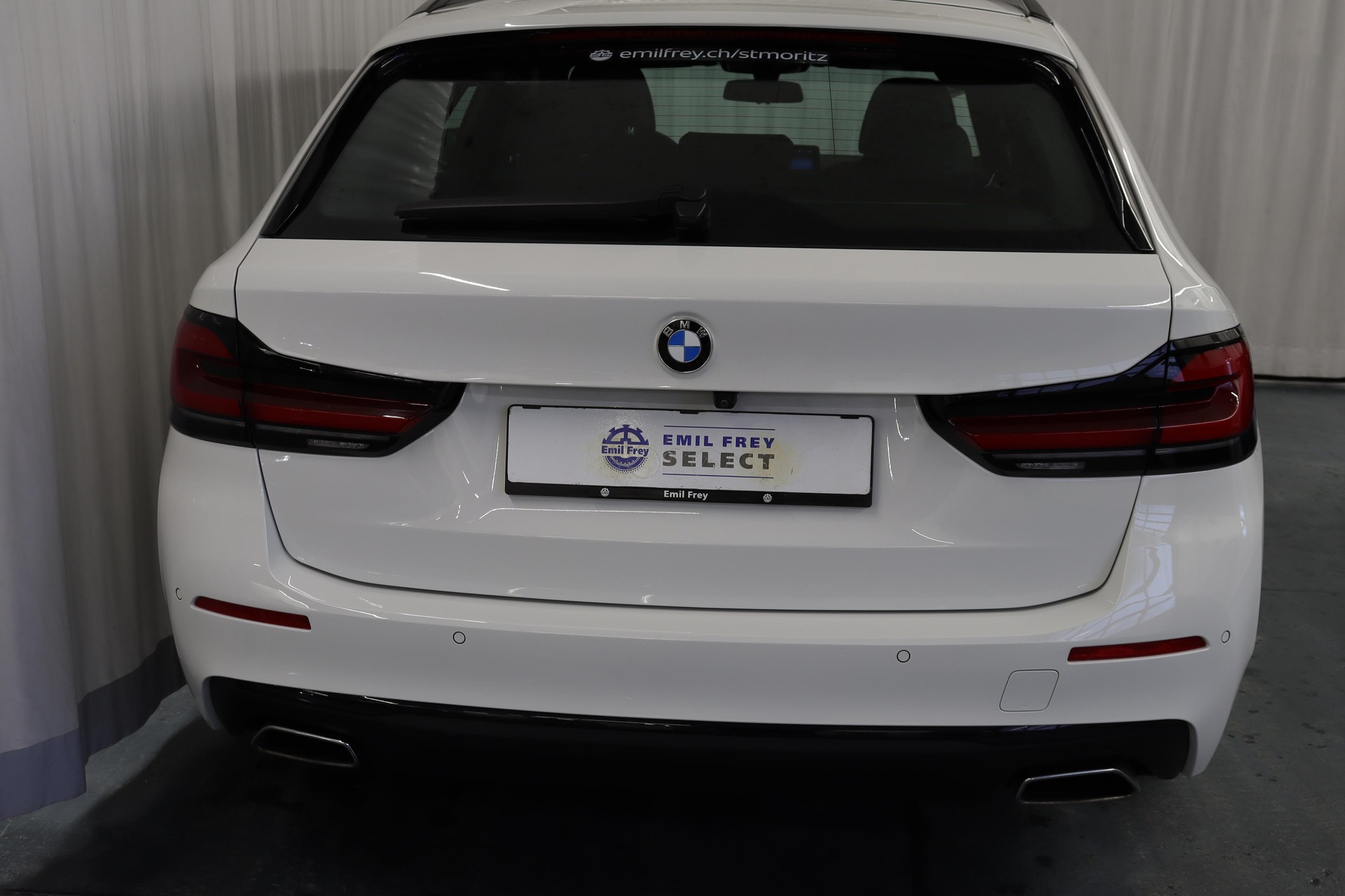 BMW 540d xDrive SAG Touring-image-12