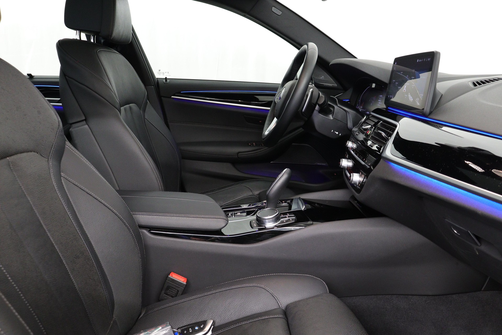 BMW 540d xDrive SAG Touring-image-8