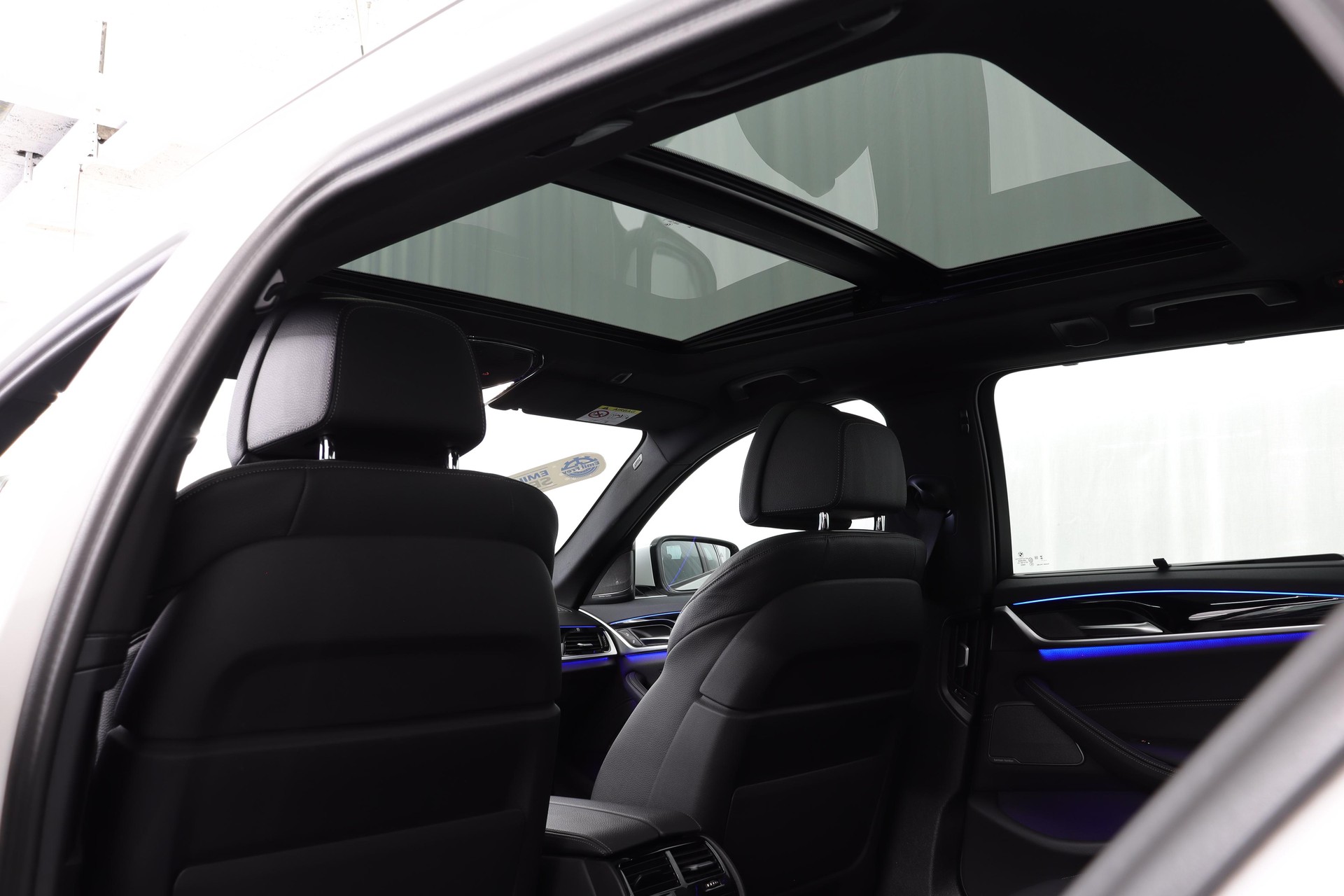 BMW 540d xDrive SAG Touring-image-3