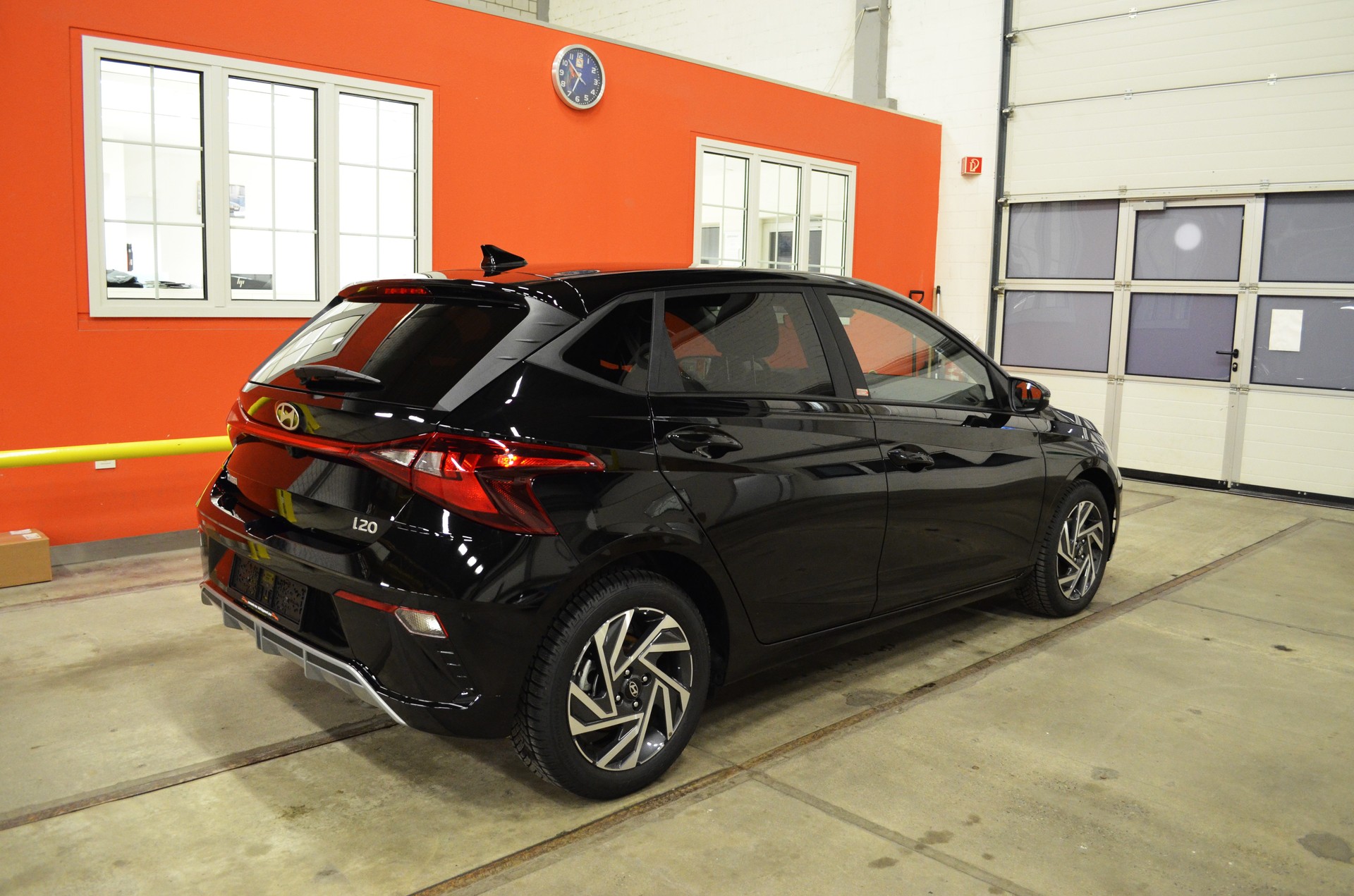 HYUNDAI i20 1.0 T-GDi Amplia DCT-image-4