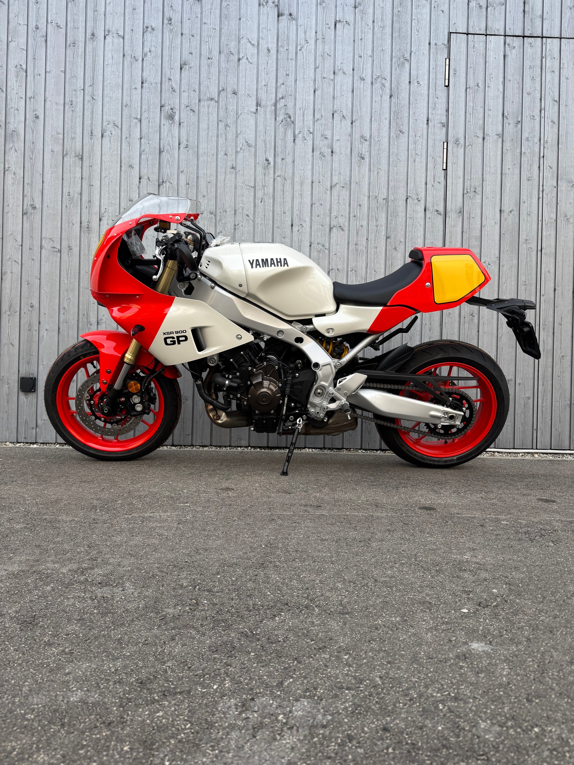 YAMAHA XSR 900 GP-showroom-element-3