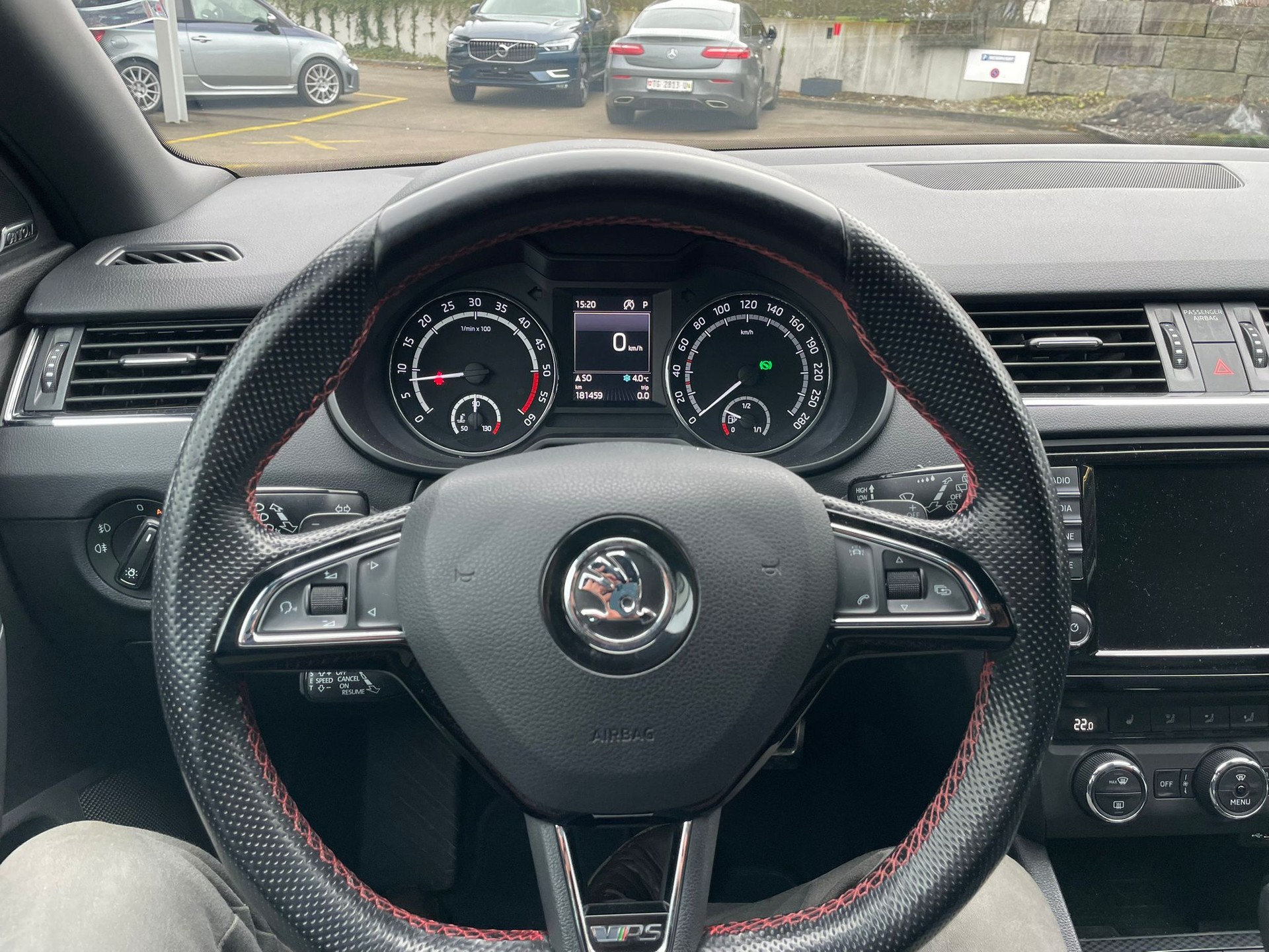SKODA Octavia Combi 2.0 TDI RS 4x4 DSG-image-13