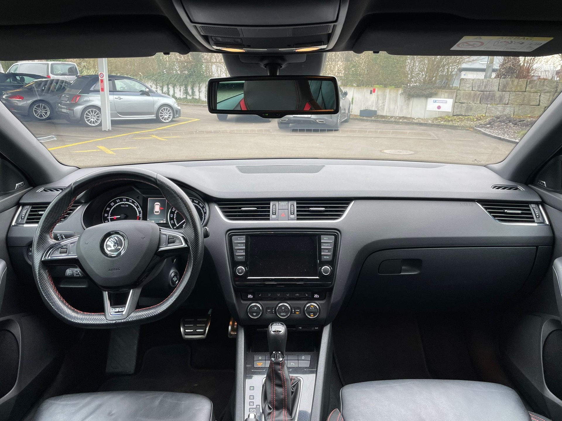 SKODA Octavia Combi 2.0 TDI RS 4x4 DSG-image-12