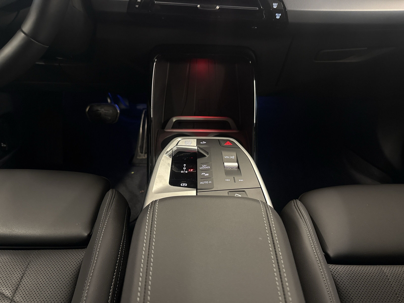 BMW 230e xDrive Active Tourer M Sport-image-12