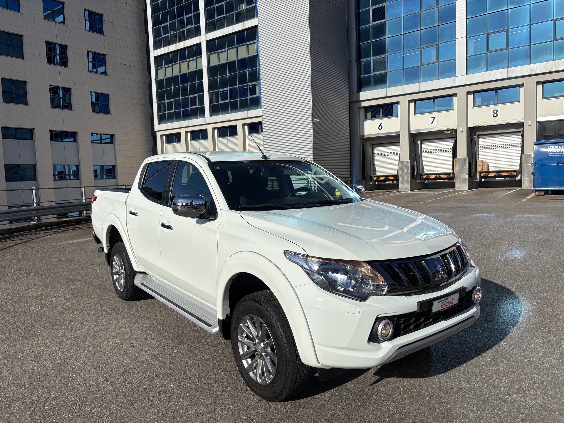 MITSUBISHI L 200 2.4 Style Double Cab A-image-8