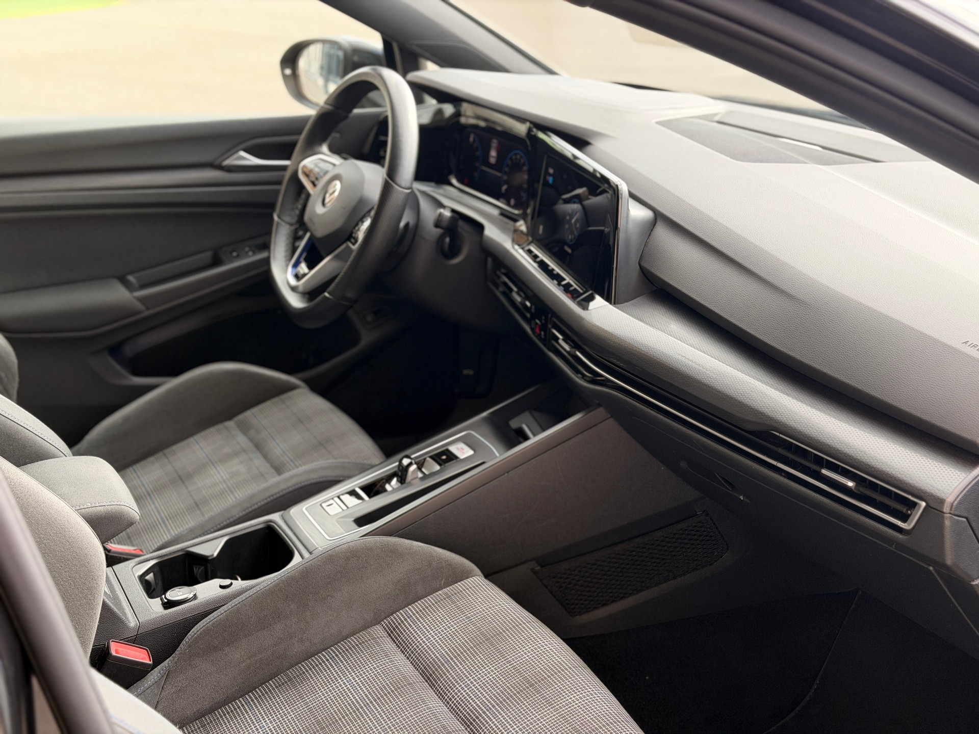 VW Golf 1.4 TSI PHEV GTE-image-31