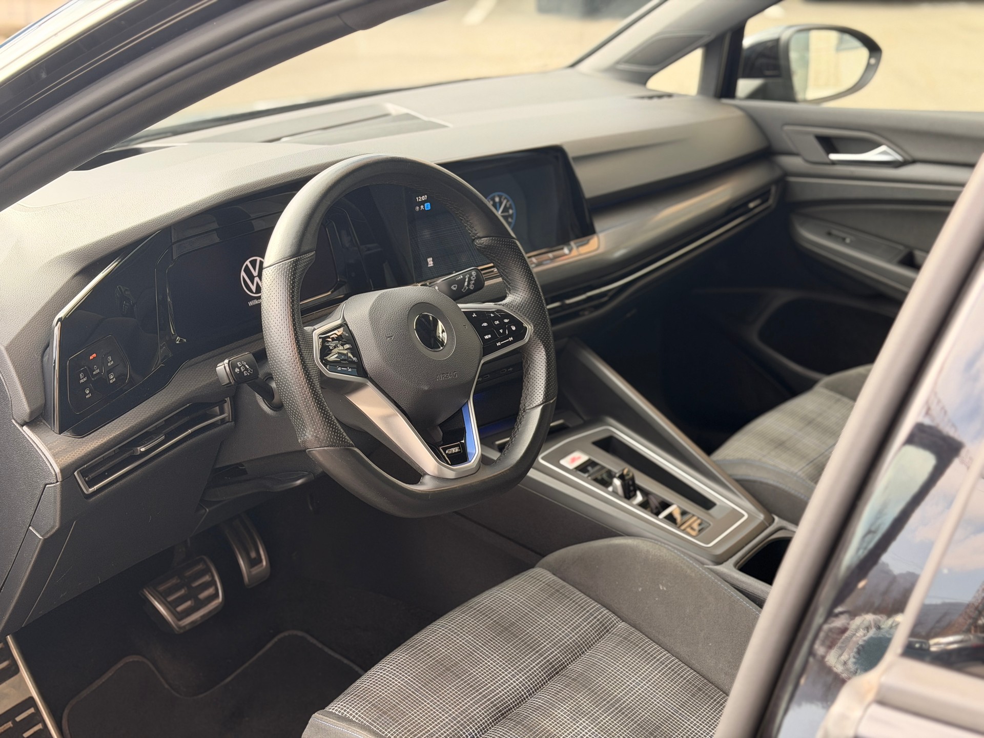VW Golf 1.4 TSI PHEV GTE-image-13