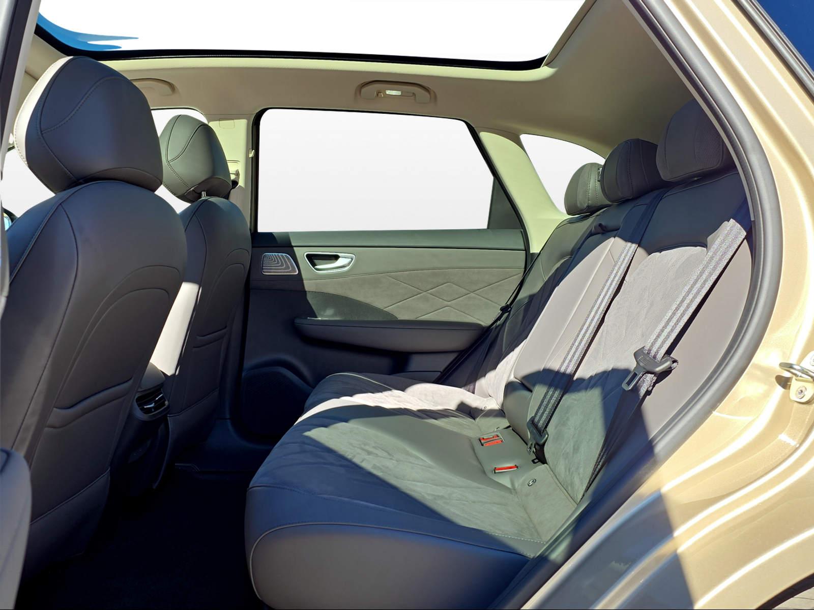 MG S6 EV 77 kWh Luxury 4WD-image-12