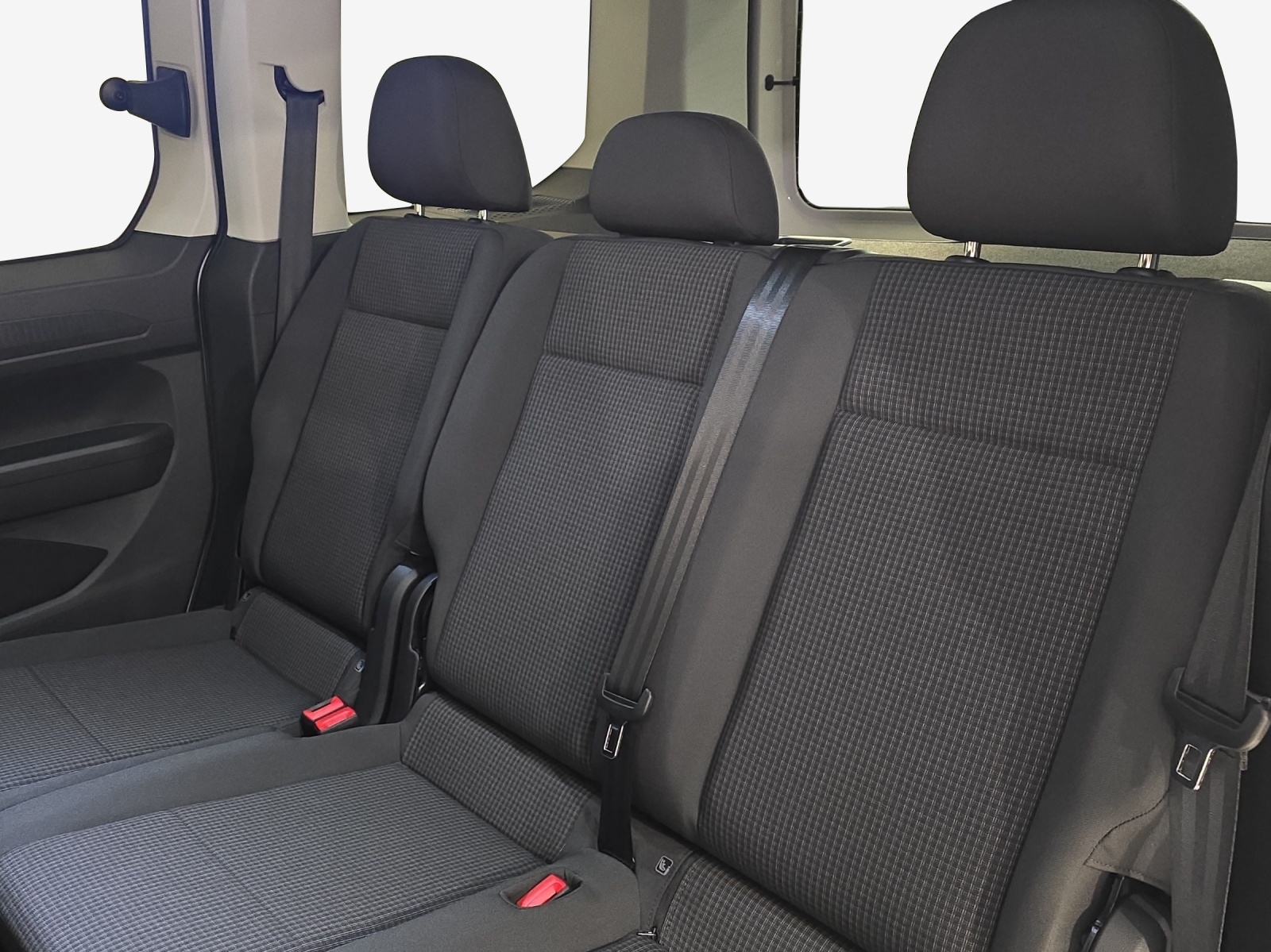 VW Caddy 2.0 TDI Liberty DSG-image-11
