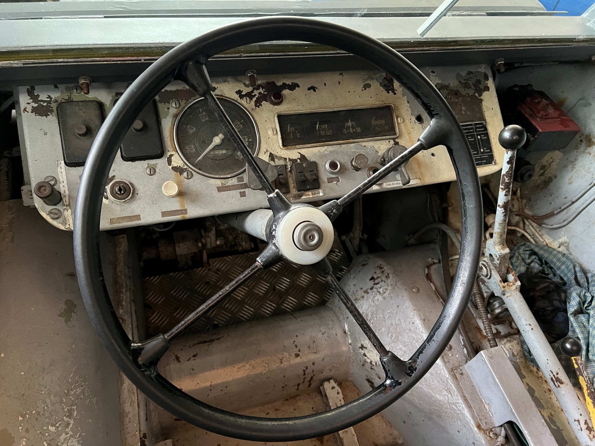 MOWAG 57 4x4 Gepanzertes Aufklärungsfahrzeug-image-4