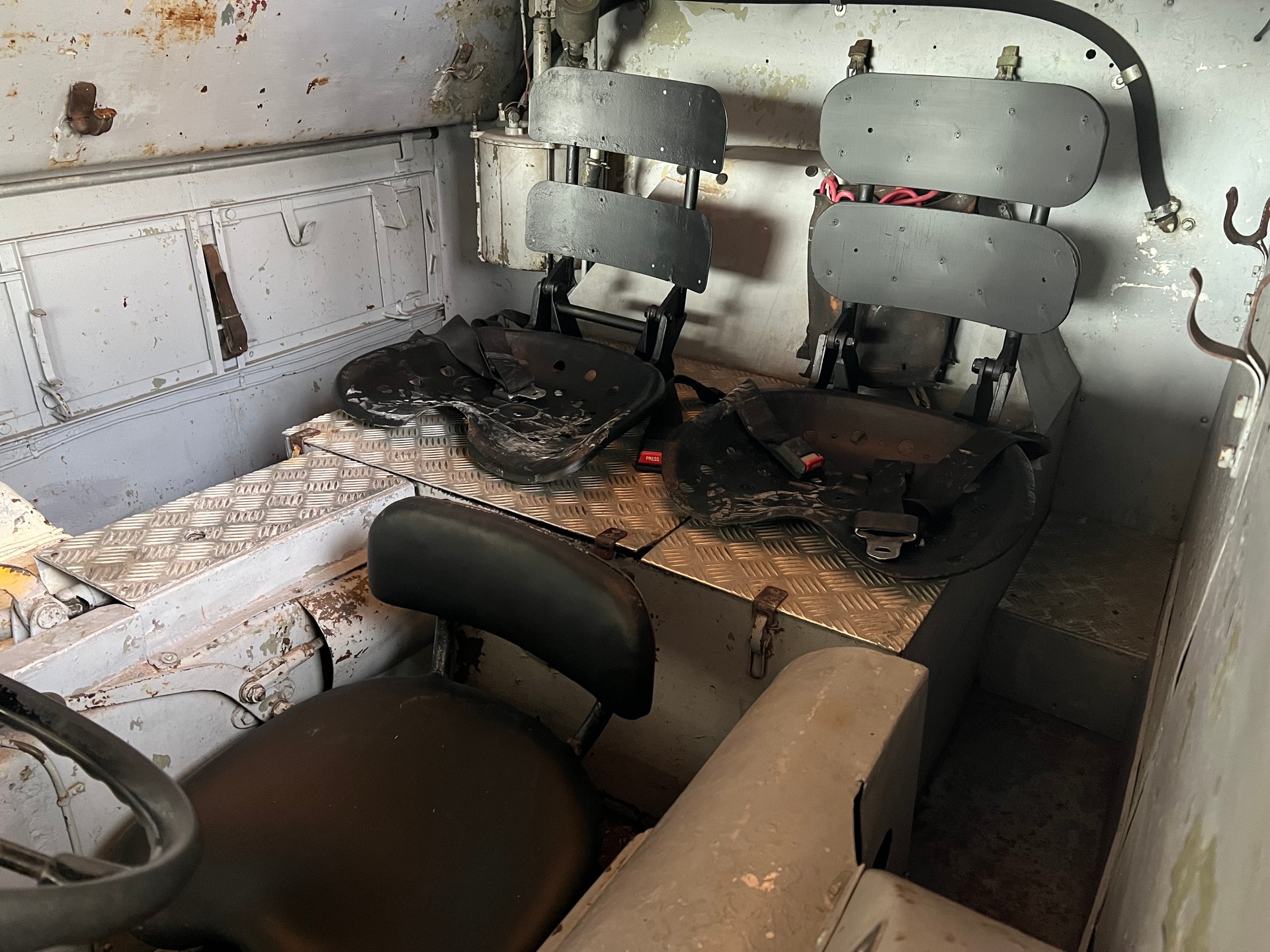 MOWAG 57 4x4 Gepanzertes Aufklärungsfahrzeug-image-5