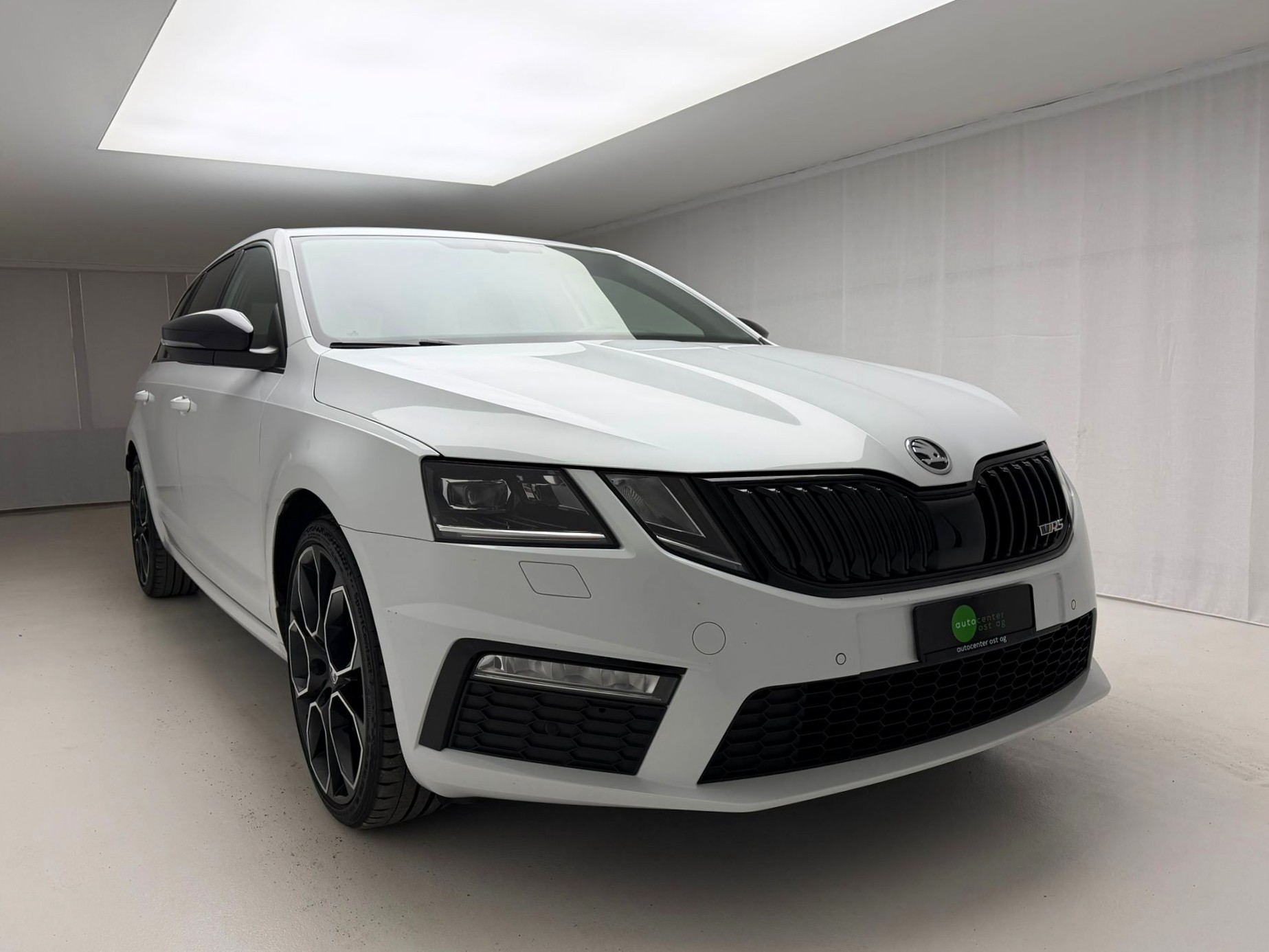 SKODA Octavia Combi 2.0 TSI RS 245 DSG-image-0