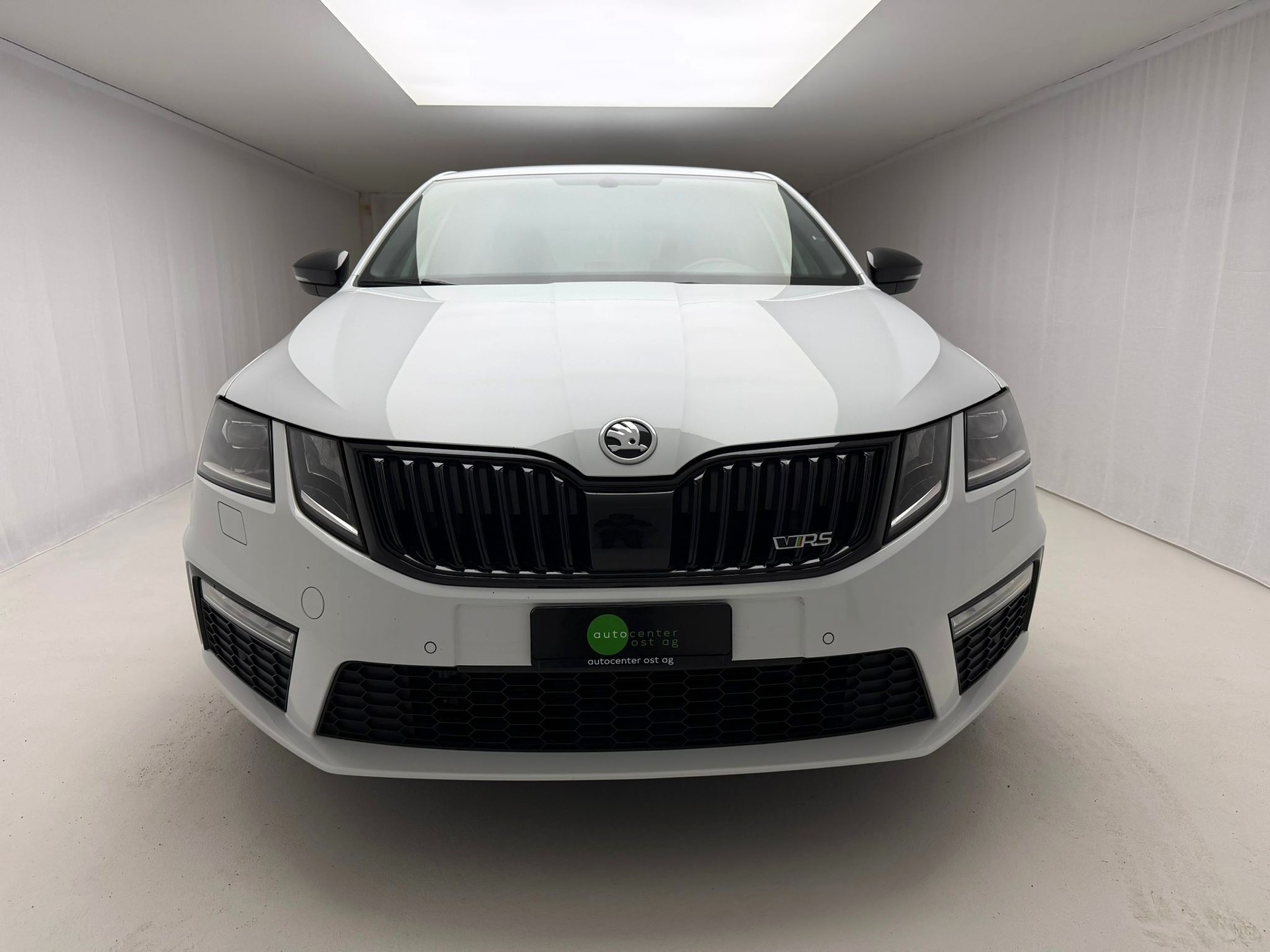 SKODA Octavia Combi 2.0 TSI RS 245 DSG-image-6