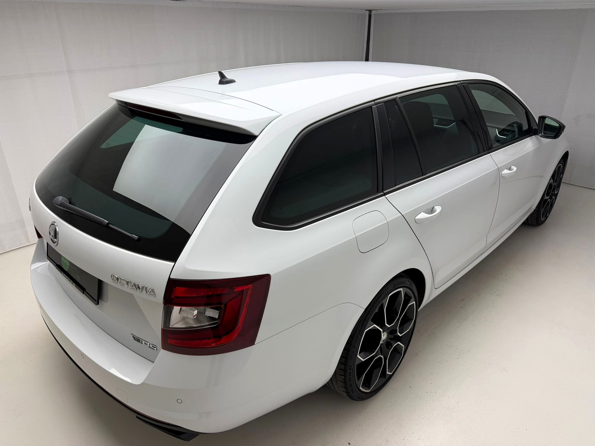 SKODA Octavia Combi 2.0 TSI RS 245 DSG-image-5