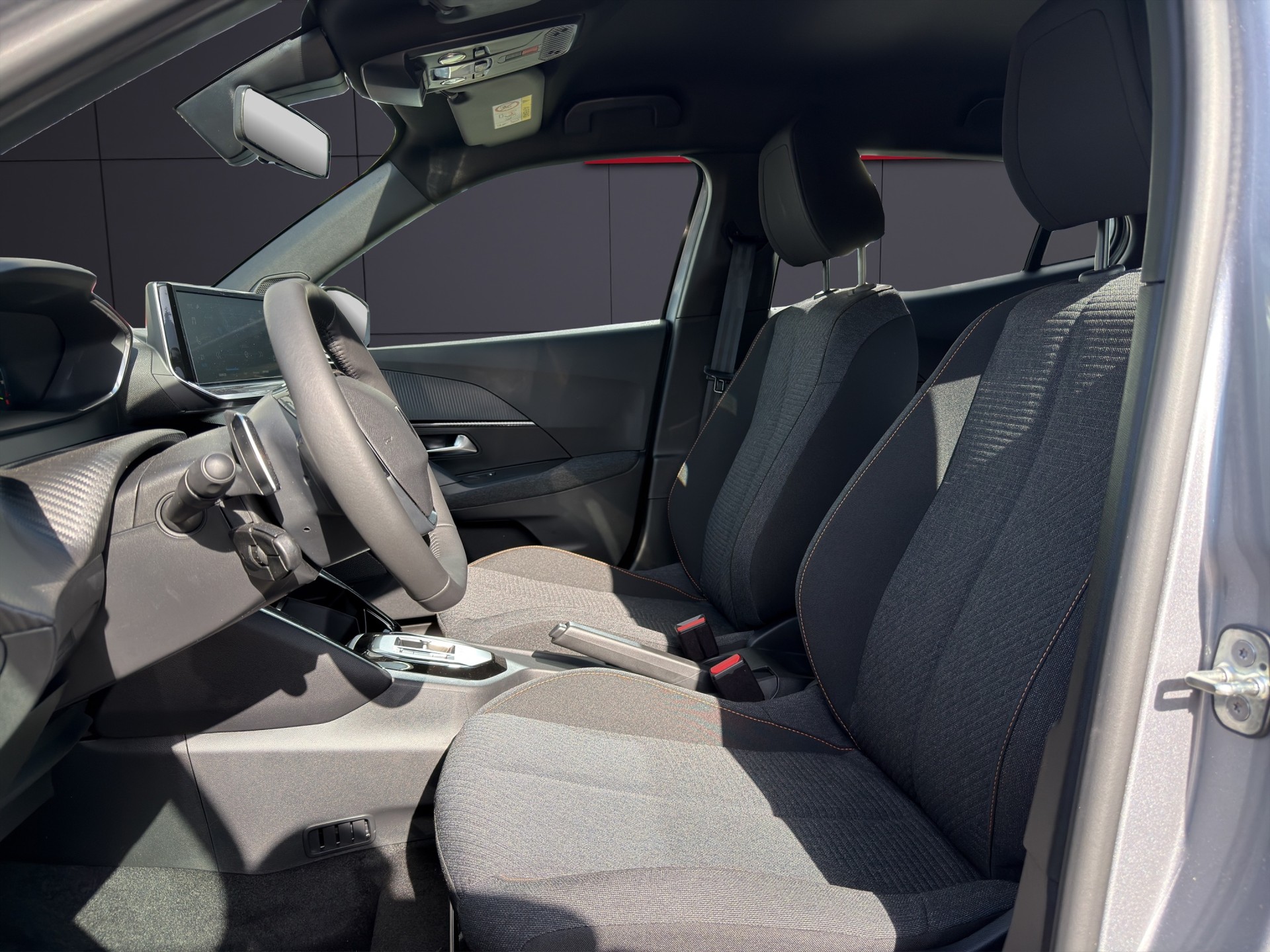 PEUGEOT 2008 1.2 MHEV Style-image-5