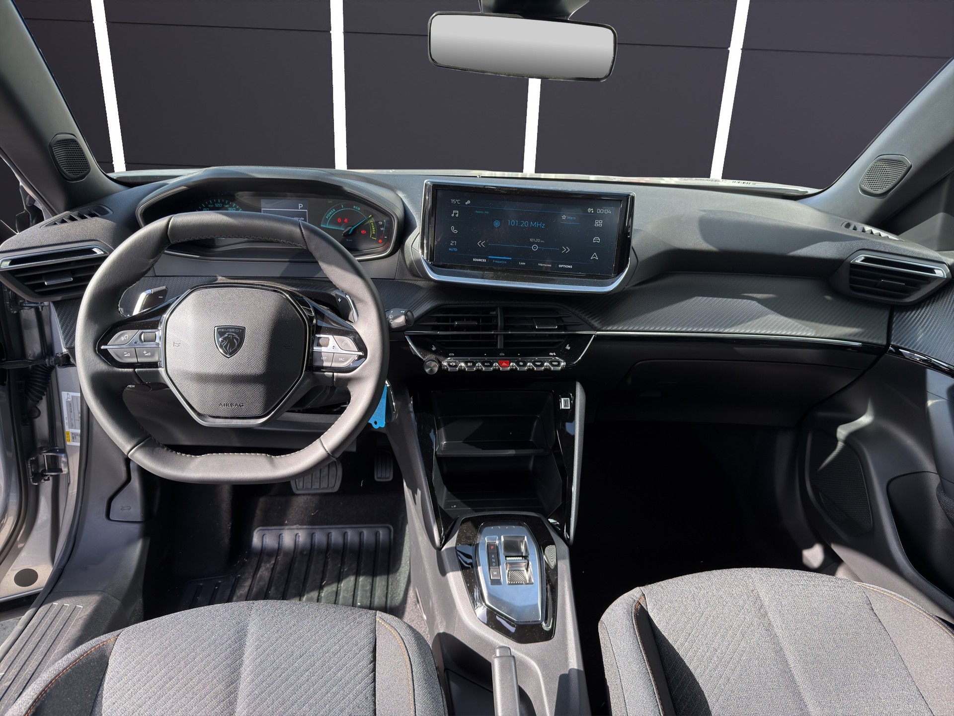 PEUGEOT 2008 1.2 MHEV Style-image-7