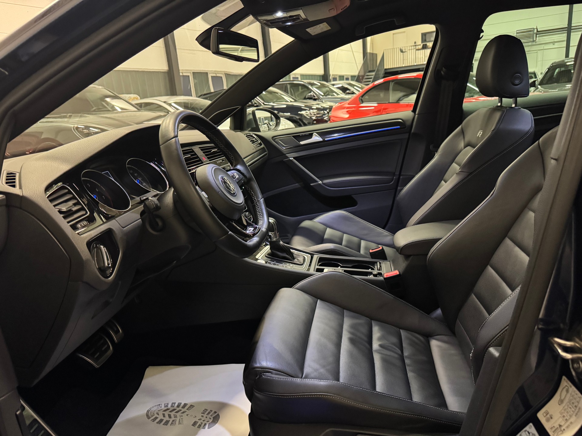 VW Golf 2.0 TSI R 4Motion DSG-image-17