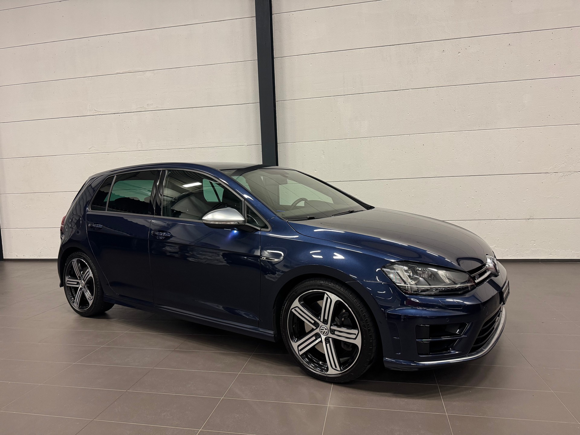 VW Golf 2.0 TSI R 4Motion DSG-image-3