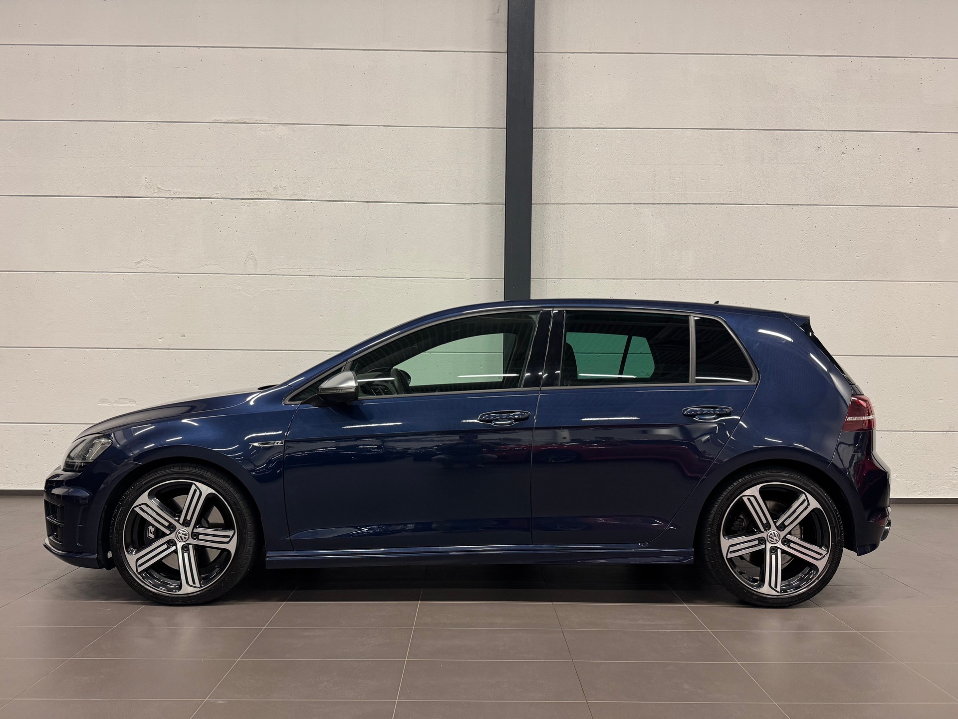 VW Golf 2.0 TSI R 4Motion DSG-image-9
