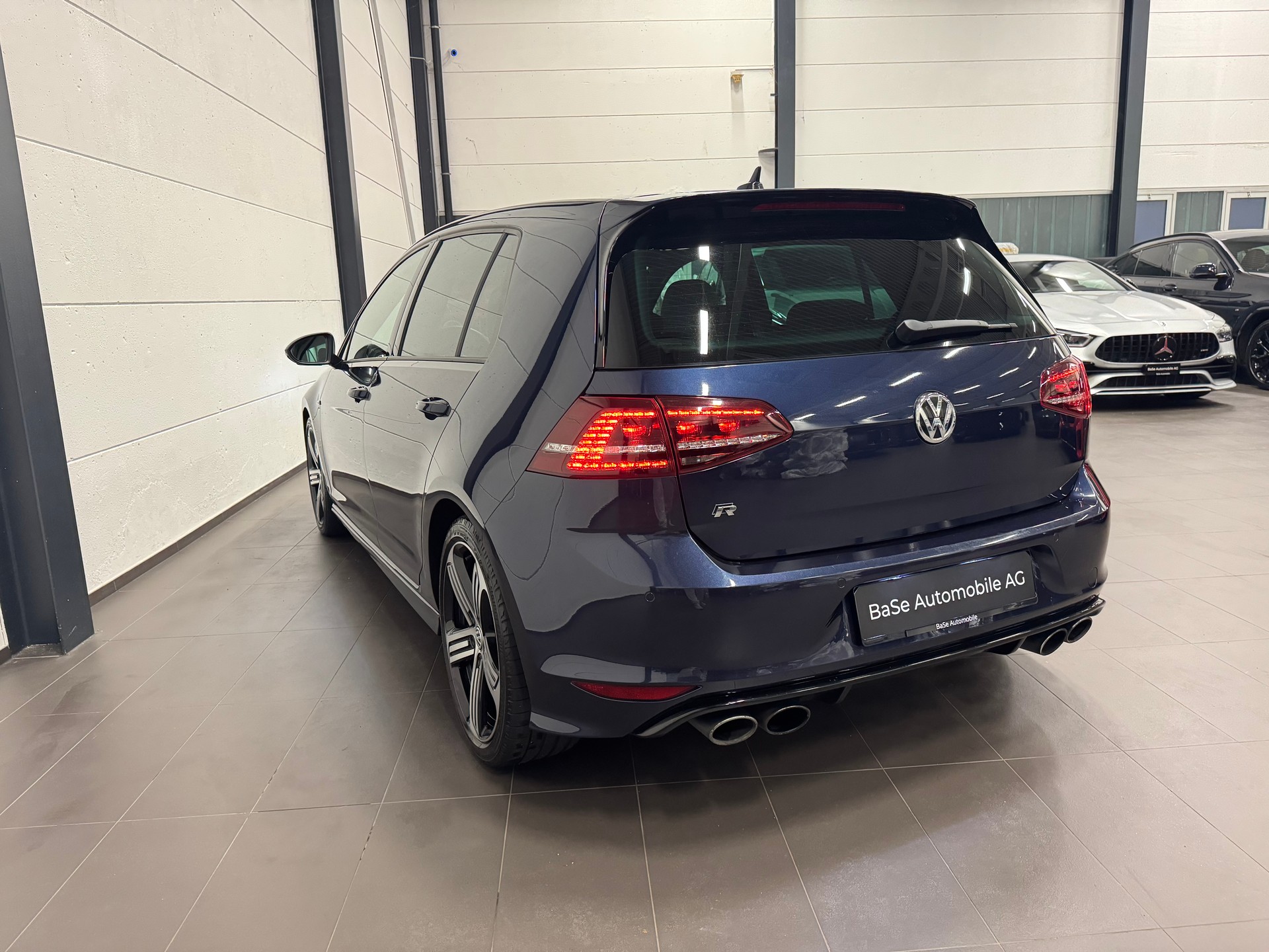 VW Golf 2.0 TSI R 4Motion DSG-image-14