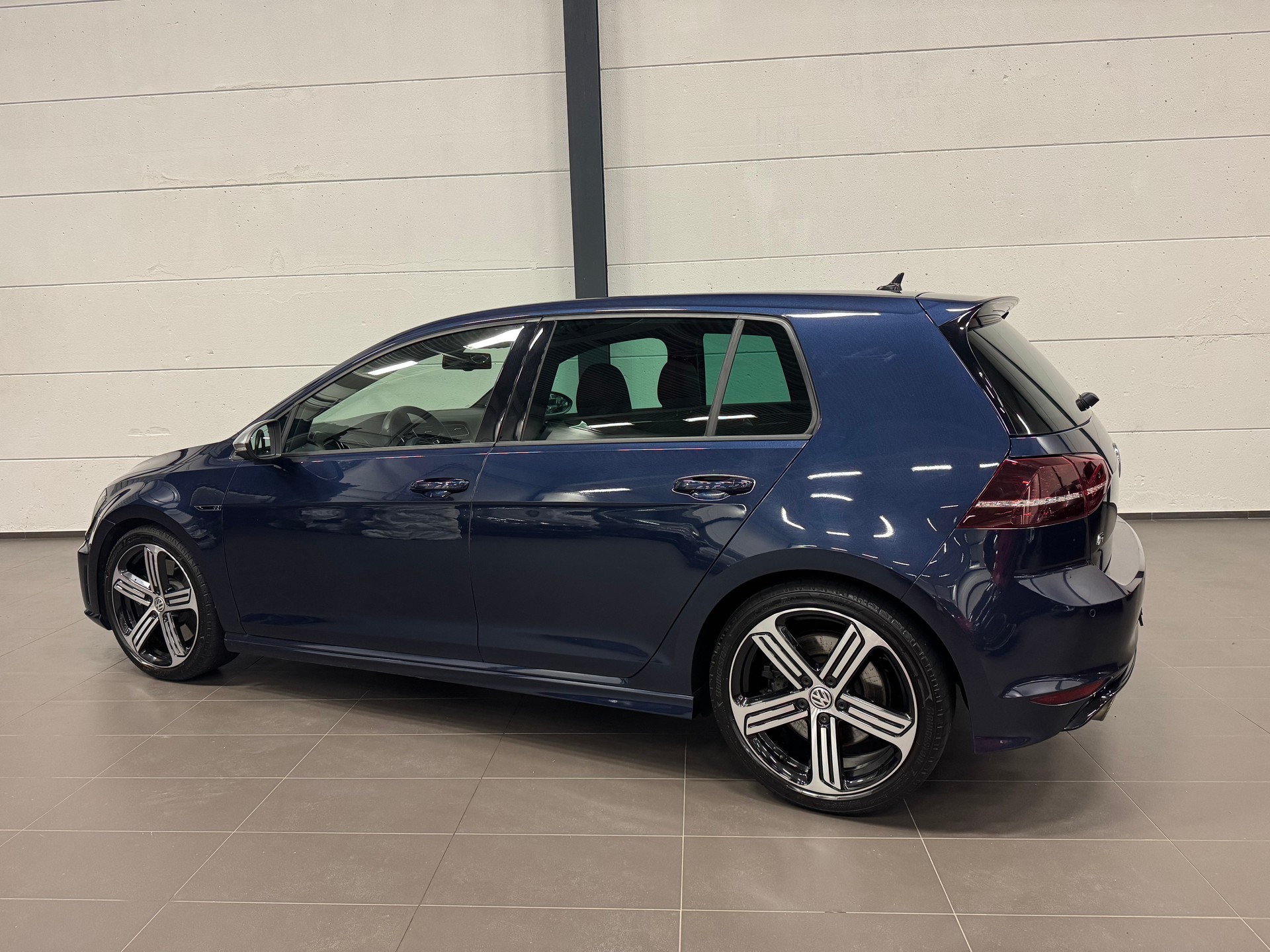 VW Golf 2.0 TSI R 4Motion DSG-image-11