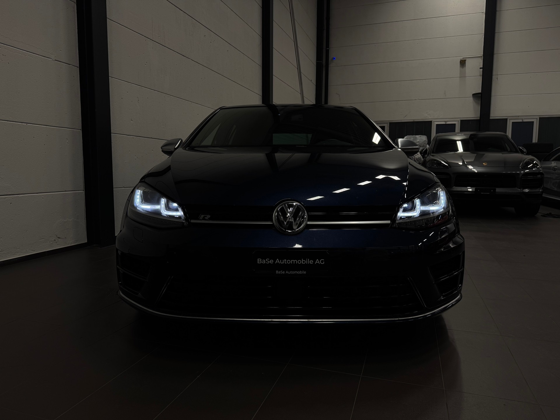 VW Golf 2.0 TSI R 4Motion DSG-image-7