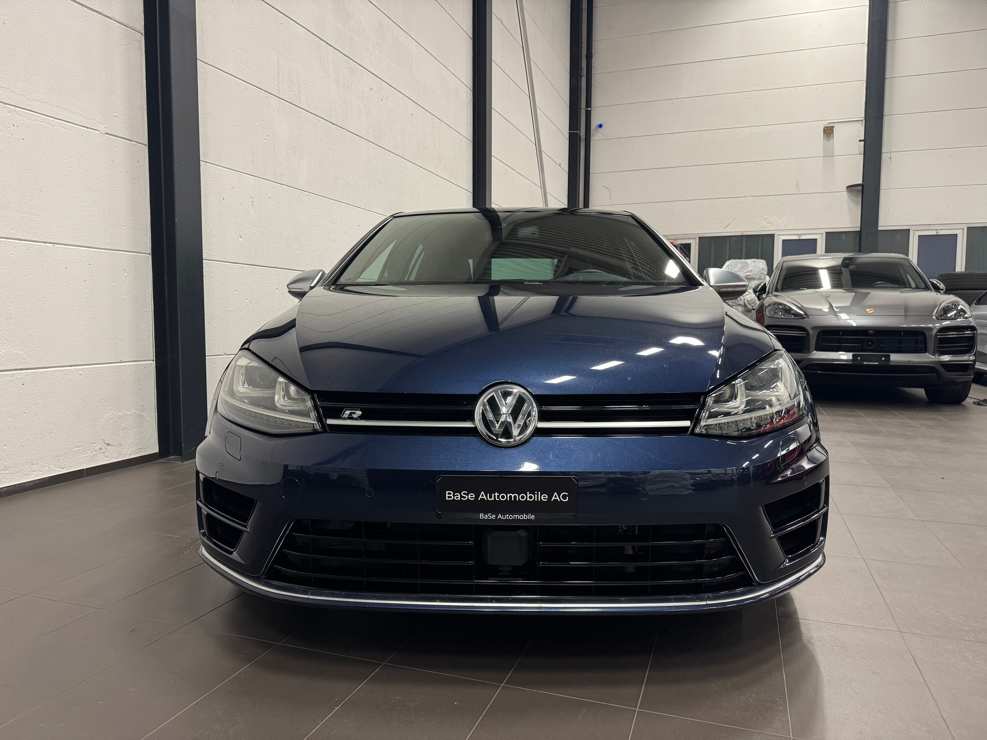 VW Golf 2.0 TSI R 4Motion DSG-image-6