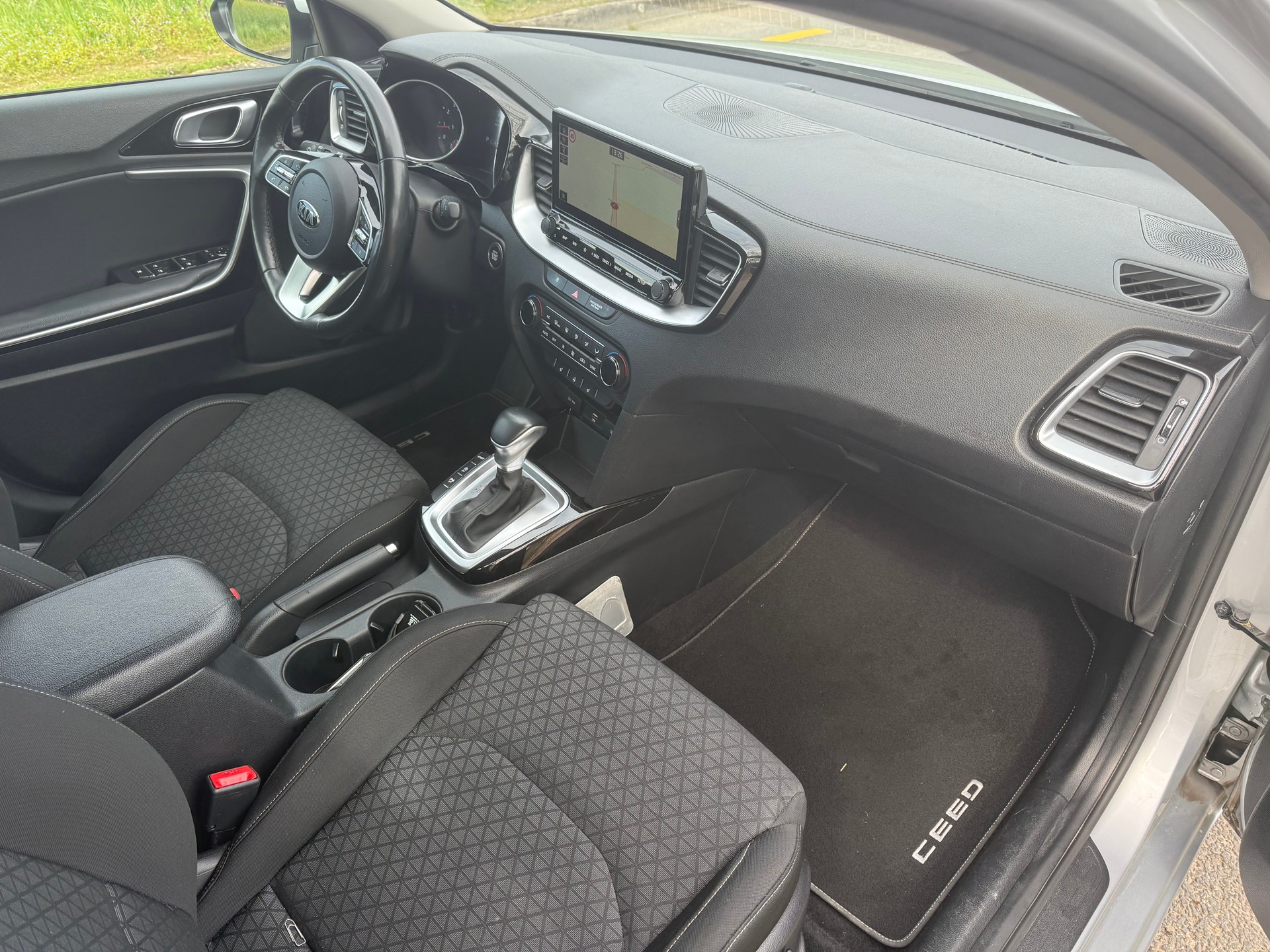 SEAT Leon ST 2.0 TDI CR Style 4Drive DSG-image-12