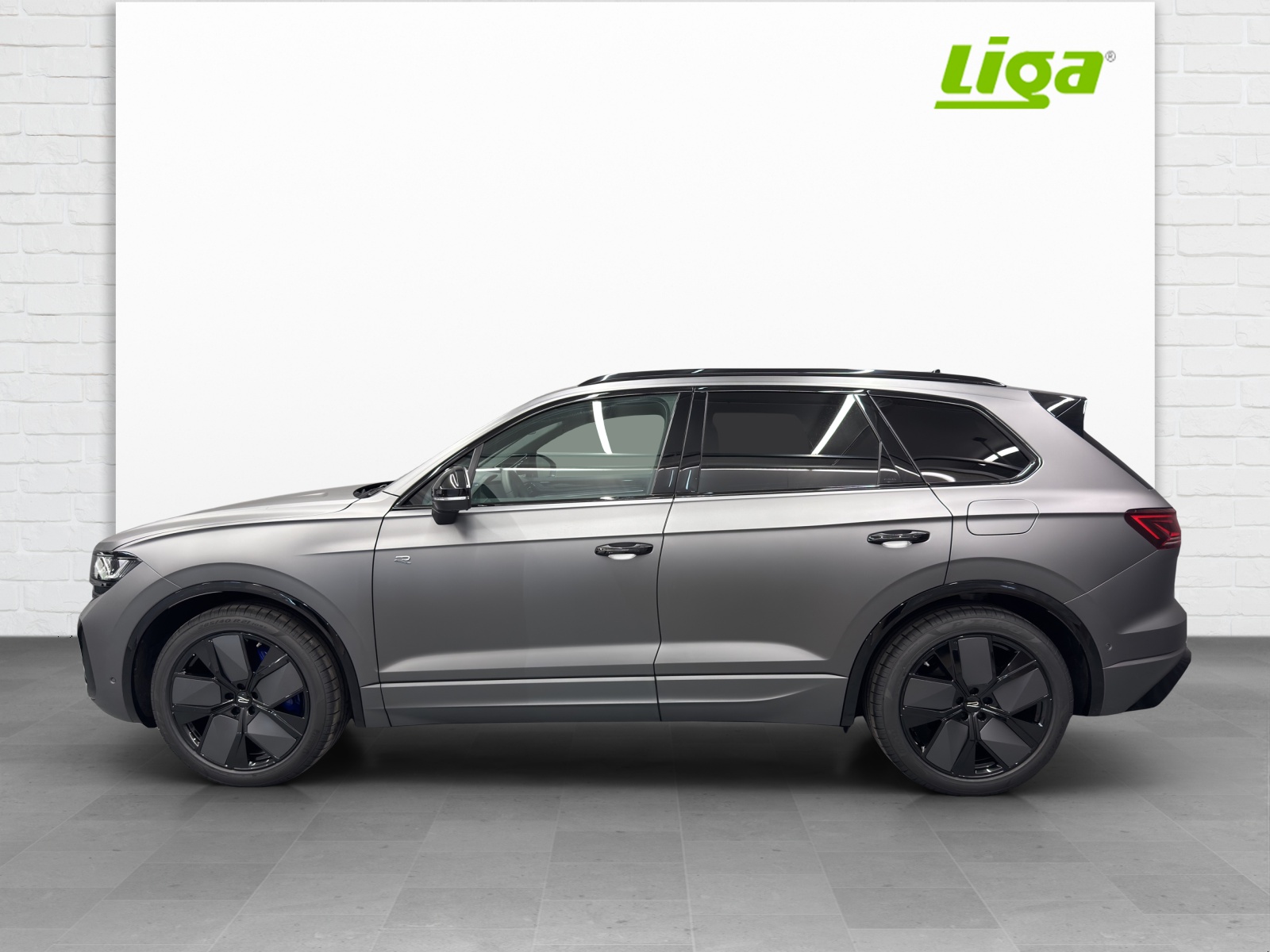 VW Touareg 3.0 V6 TSI PHEV R Final Edition-image-0