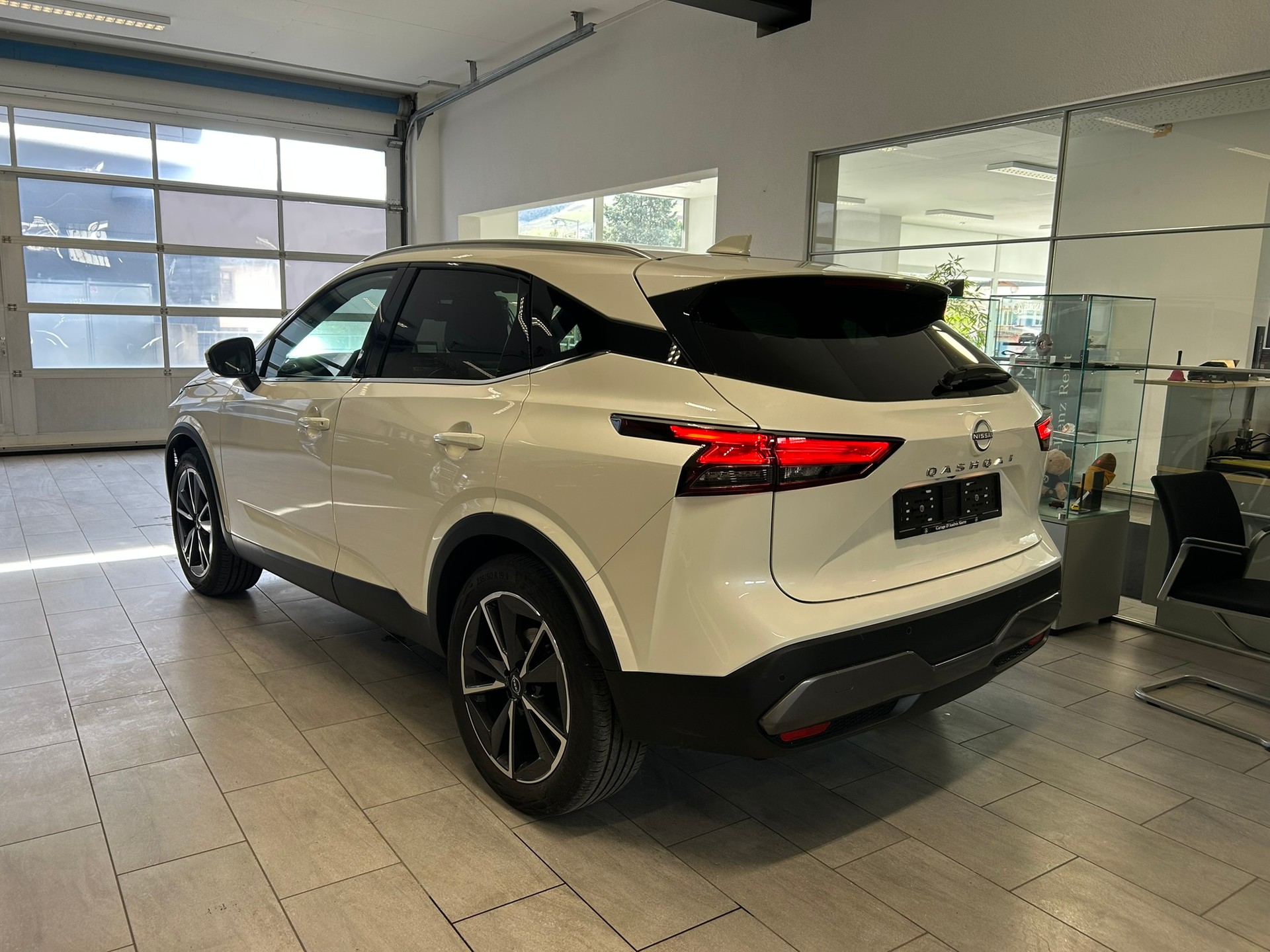 NISSAN Qashqai 1.3 DIG-T MHEV Tekna Xtronic 4x4-image-3