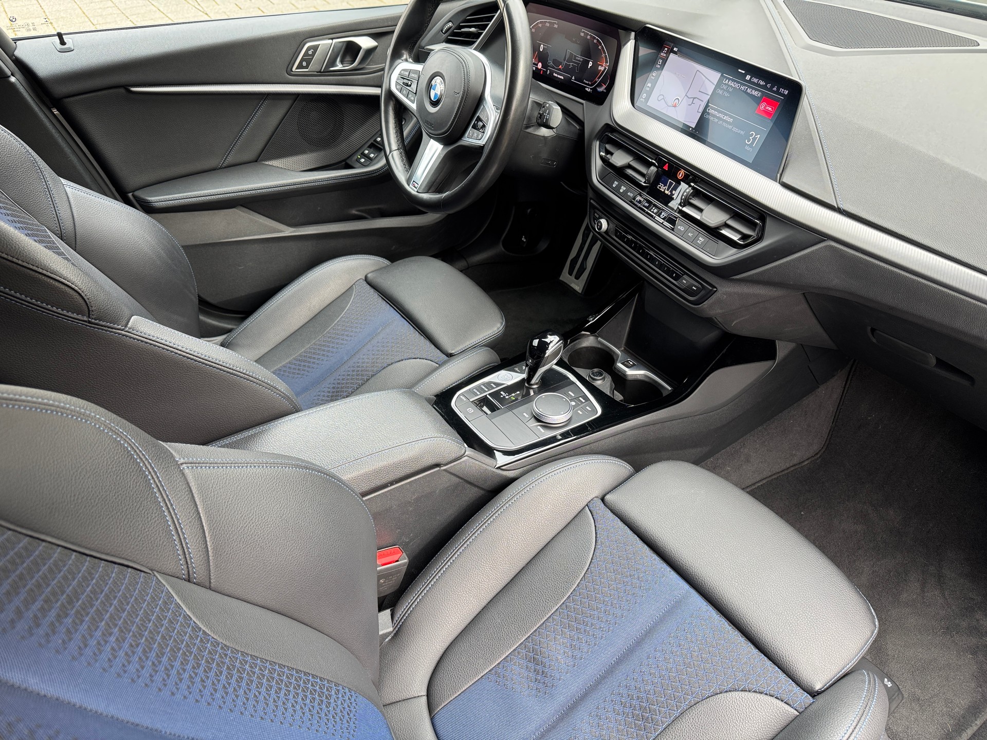 BMW 120i M Sport Steptronic-image-2