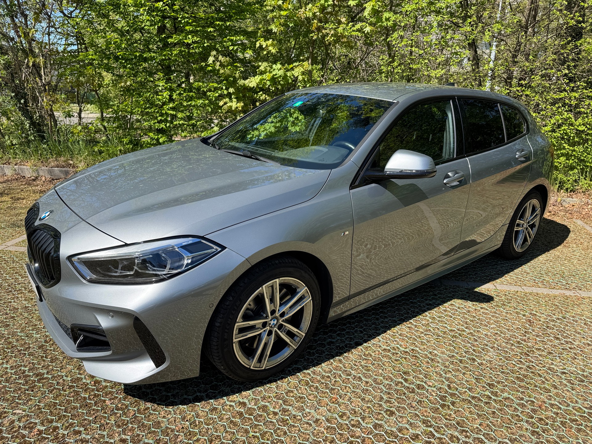 BMW 120i M Sport Steptronic-image-0
