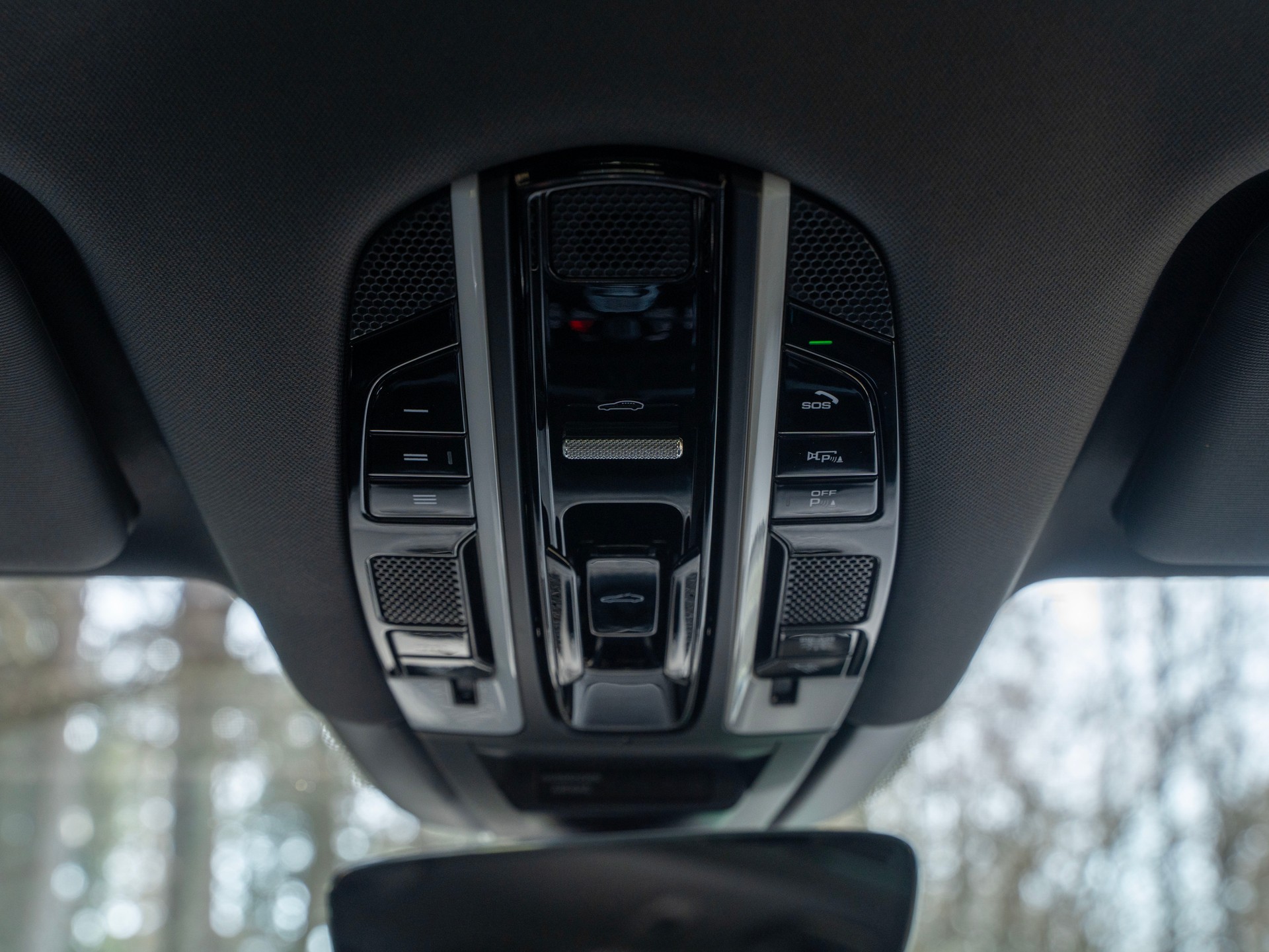 PORSCHE Cayenne E-Hybrid-image-10