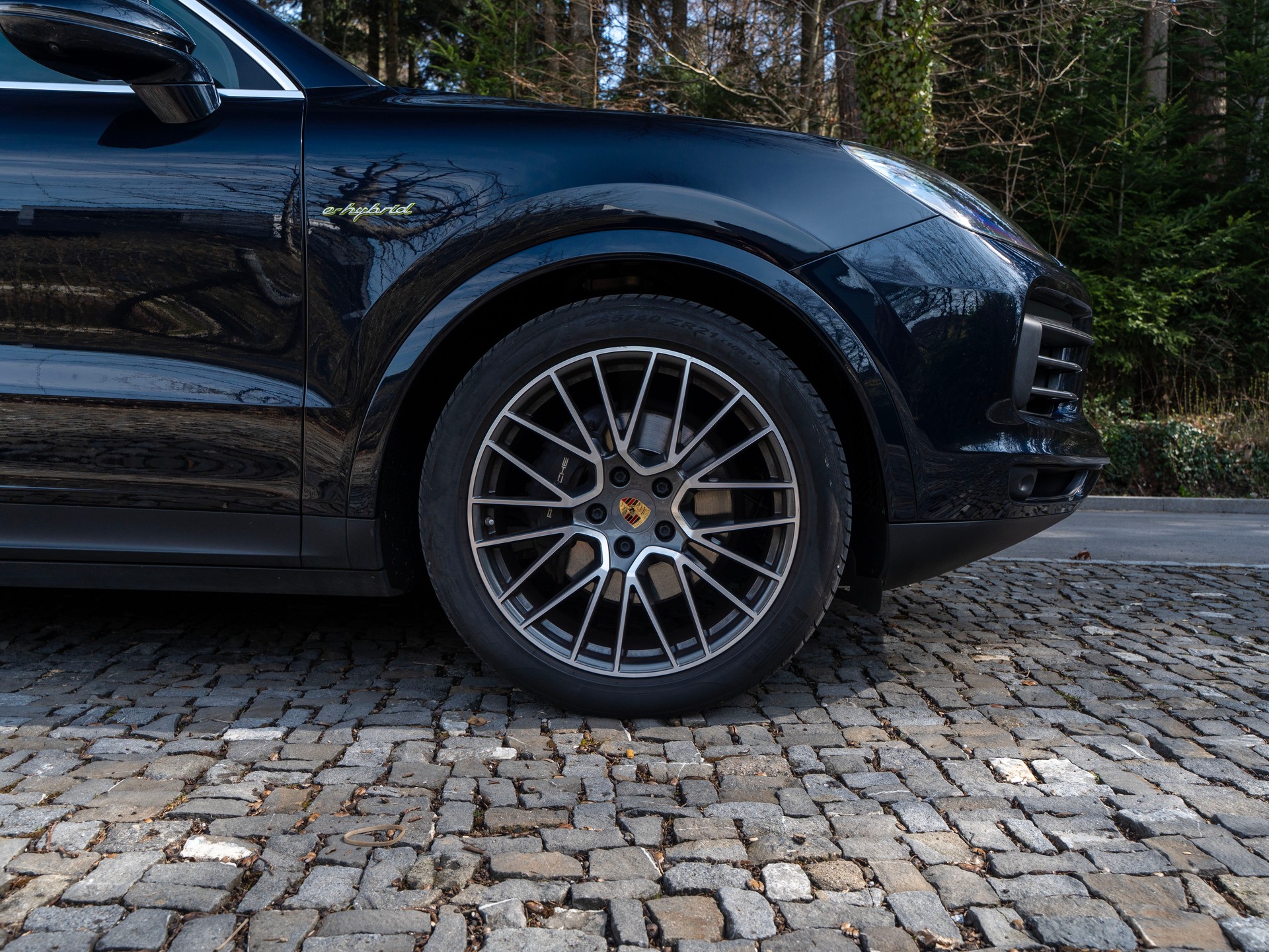 PORSCHE Cayenne E-Hybrid-image-5