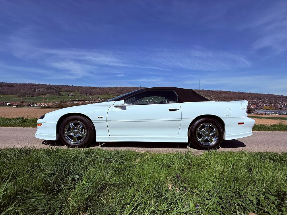 CHEVROLET Camaro RS-image-3