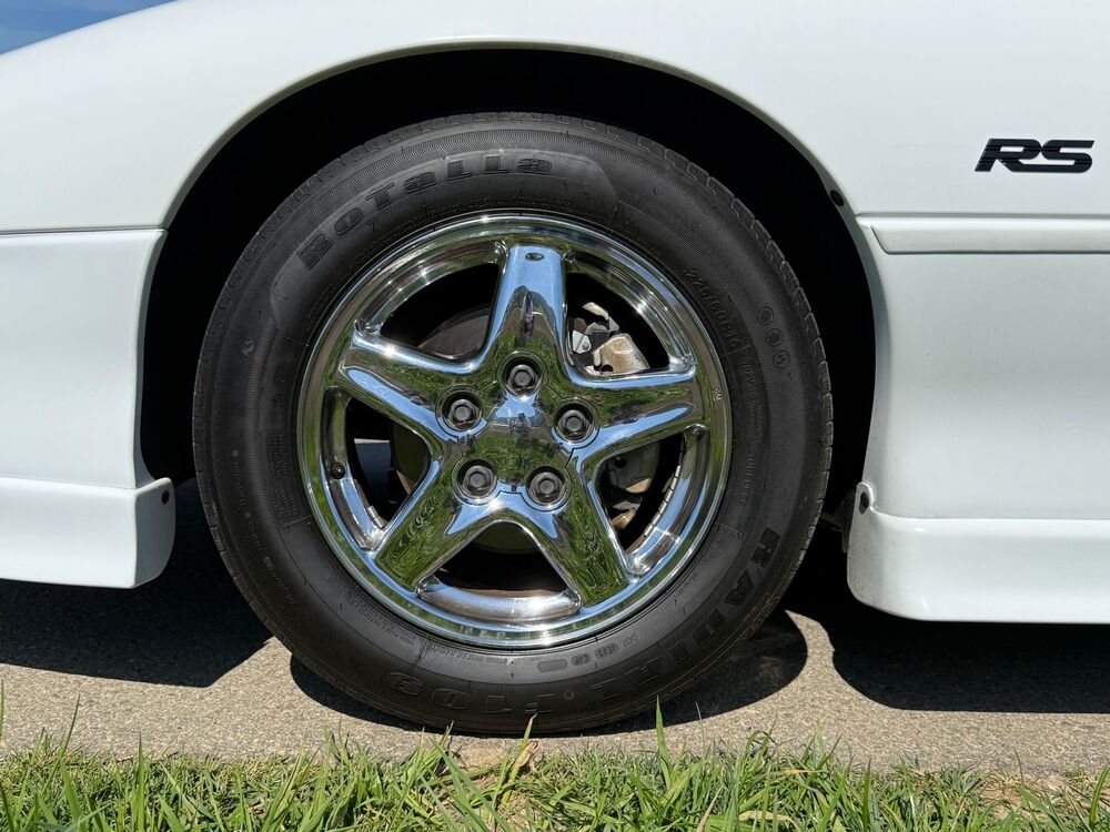 CHEVROLET Camaro RS-image-14