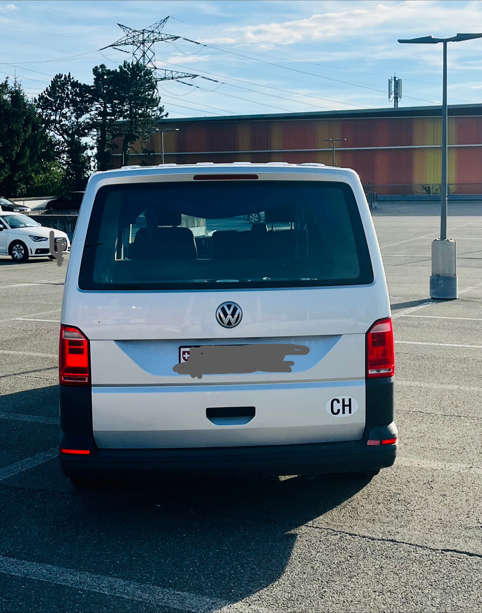 VW T6 Camper Transporter, kurzer Radstand, professioneller Ausbau-image-13