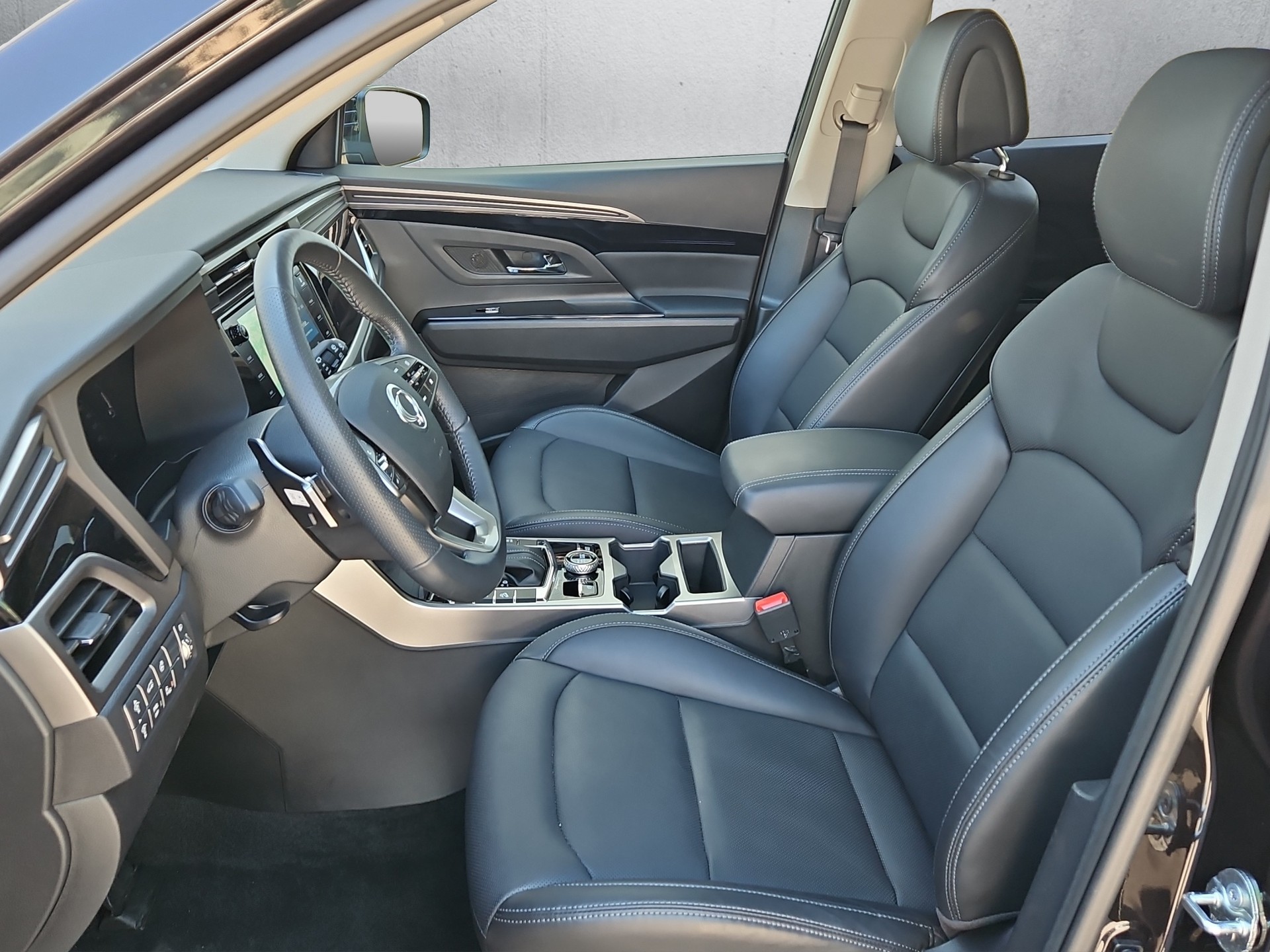 KGM-SsangYong Korando 1.5 T-GDI Titanium 4WD Automat-image-8