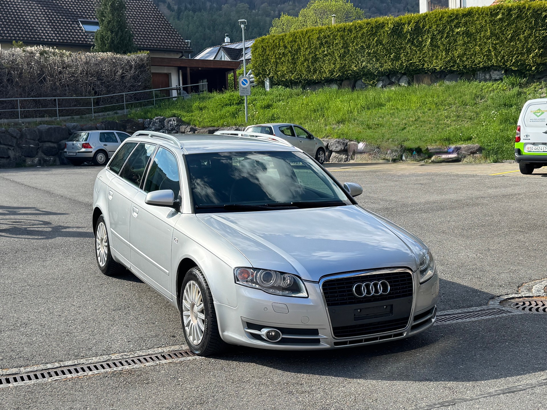AUDI A4 Avant 2.0 TDI-image-2
