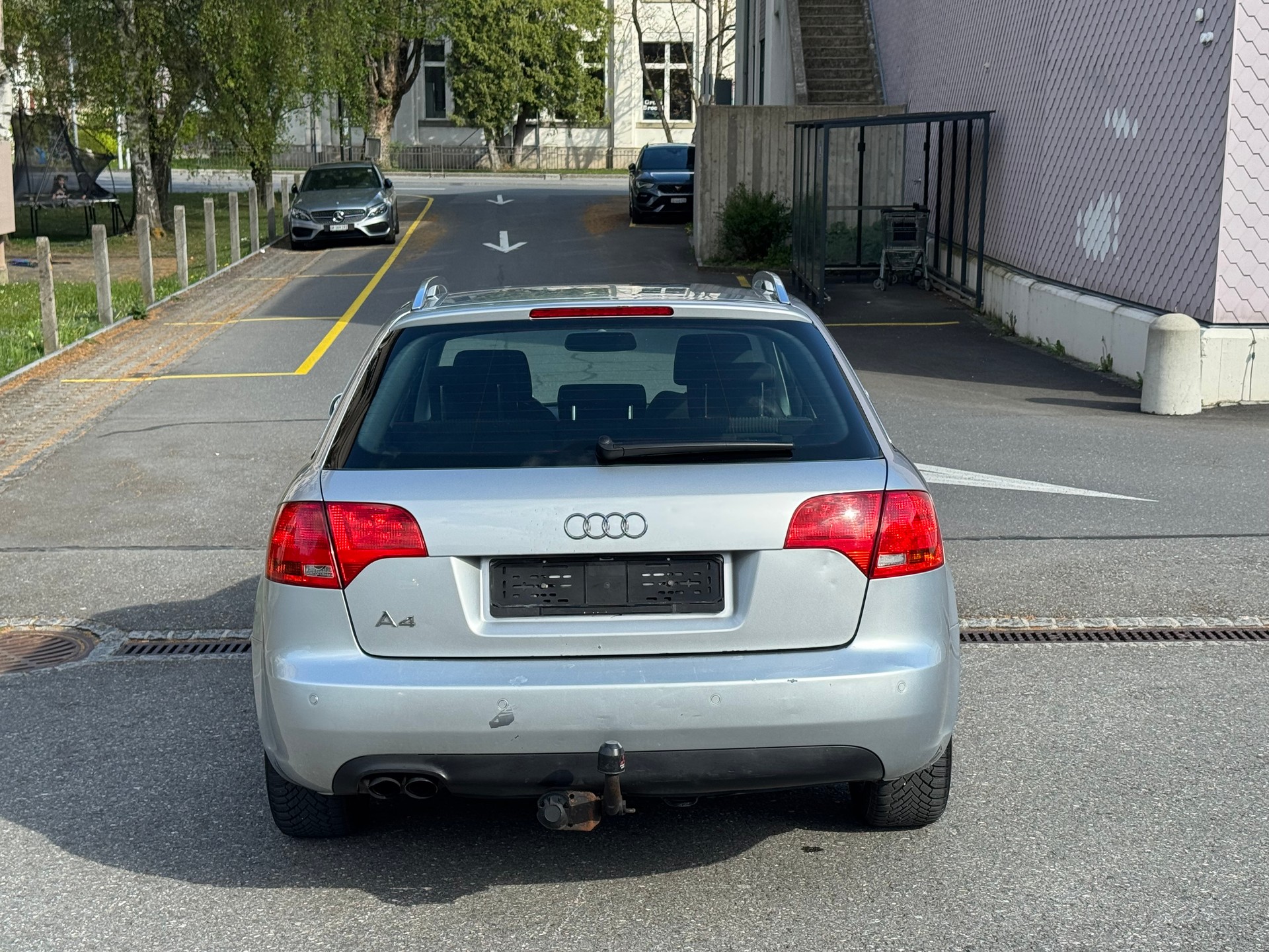 AUDI A4 Avant 2.0 TDI-image-7