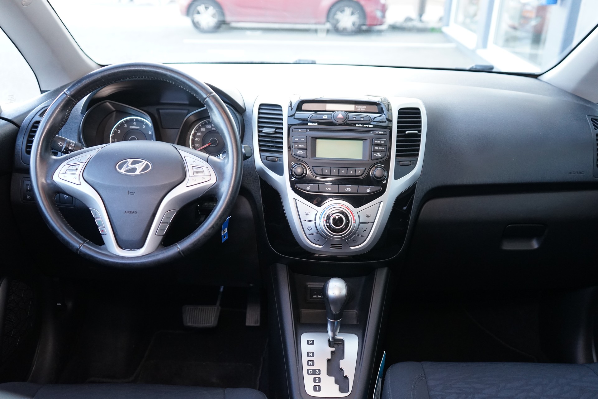 HYUNDAI iX20 1.6 Amplia Automatic-image-13